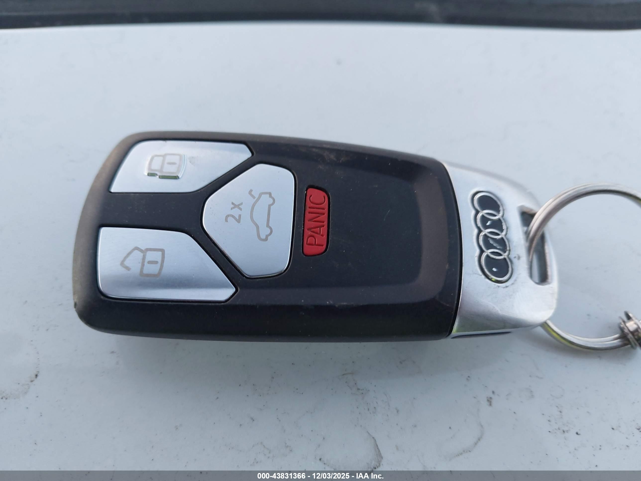 AUDI A4 image 11
