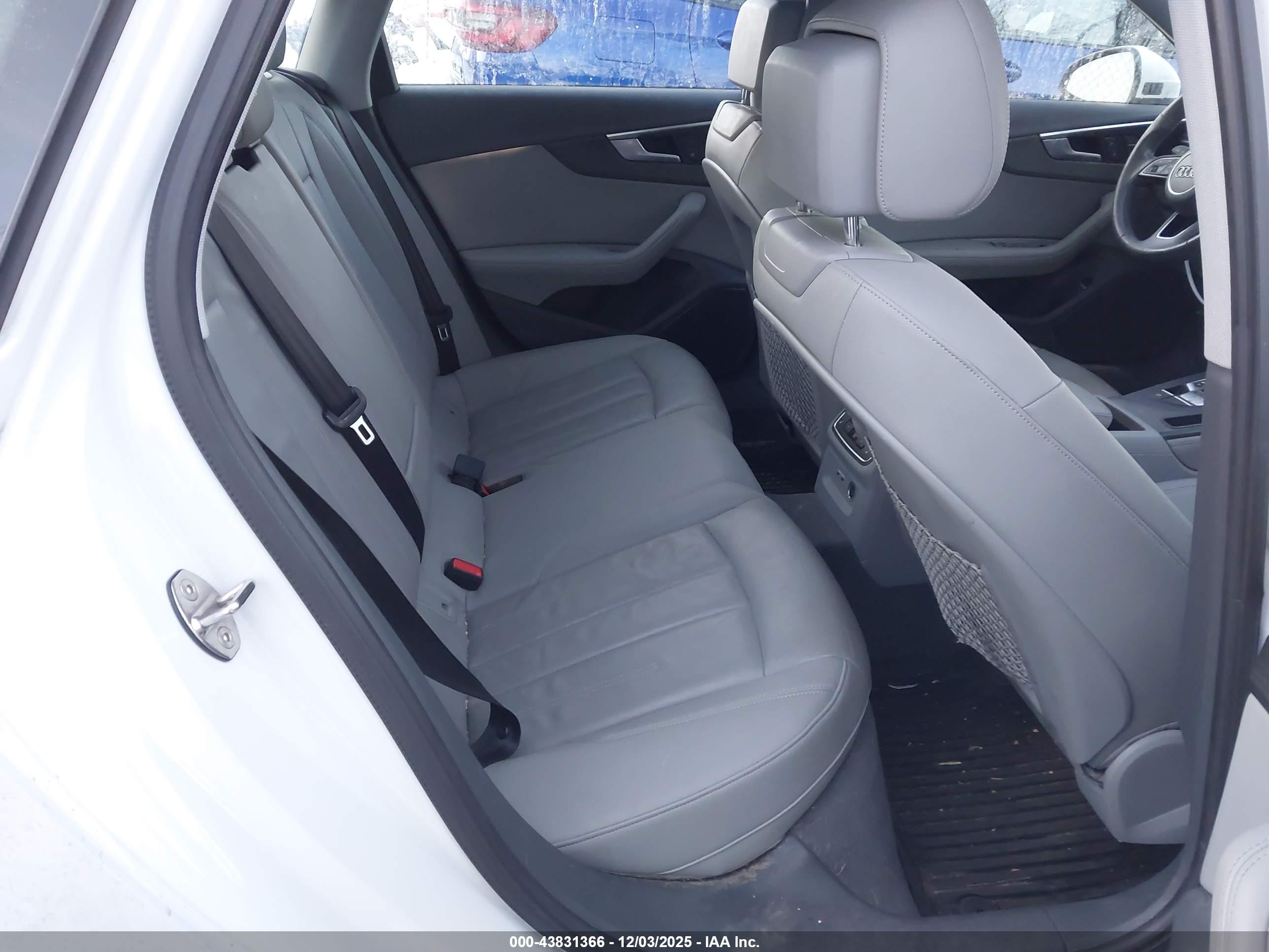 AUDI A4 image 8