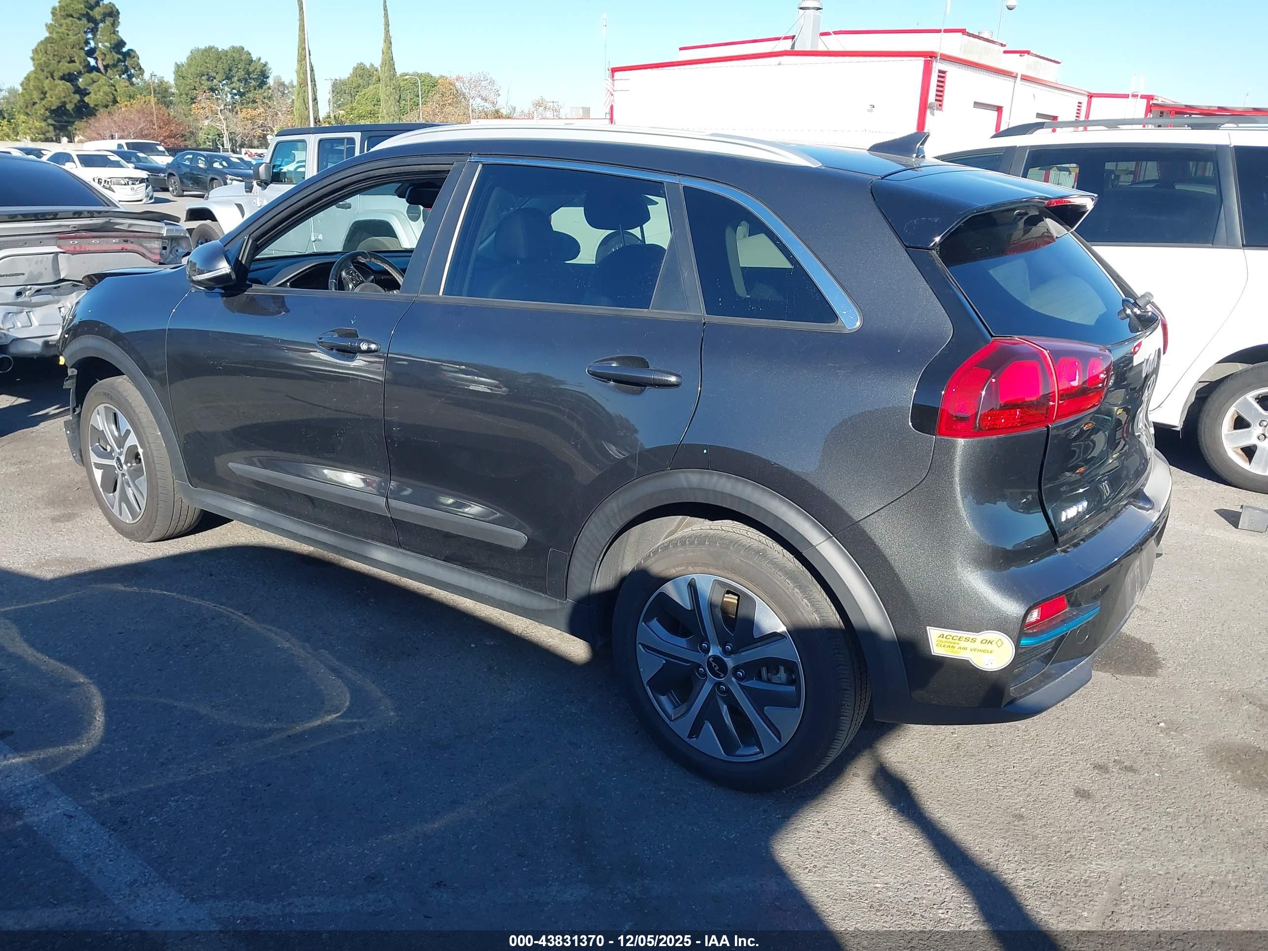 KIA NIRO image 3