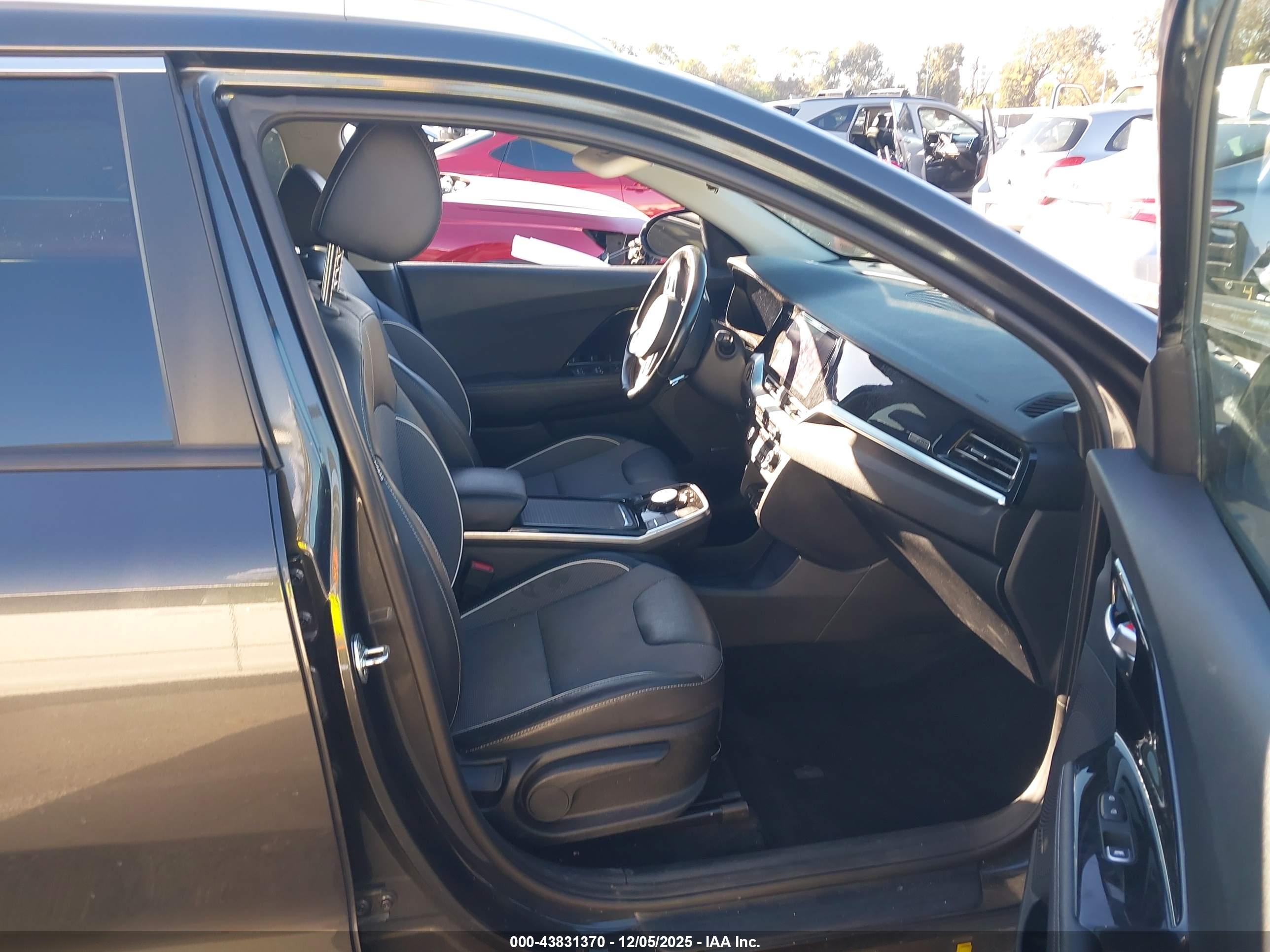 KIA NIRO image 5