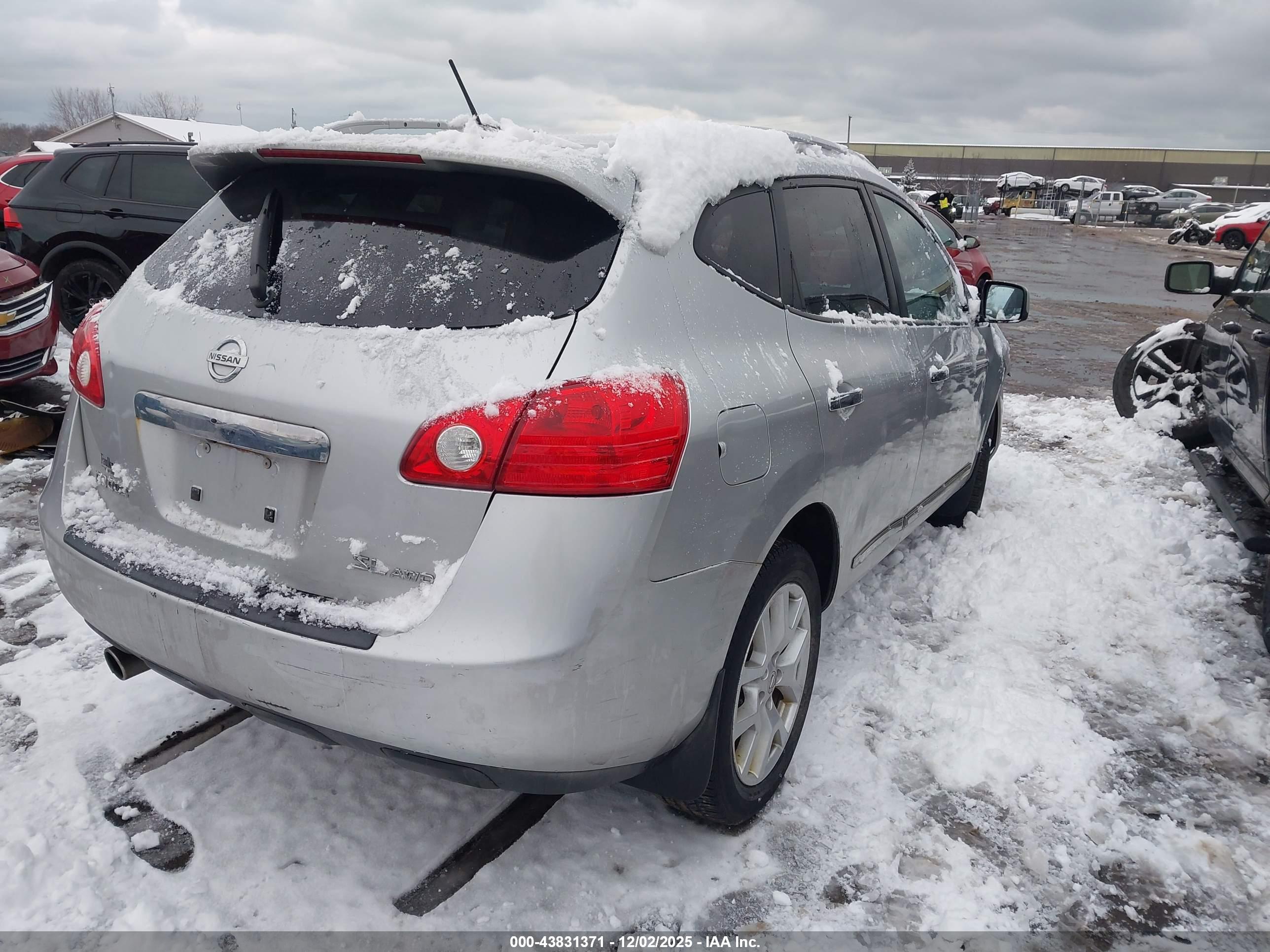 NISSAN ROGUE image 4