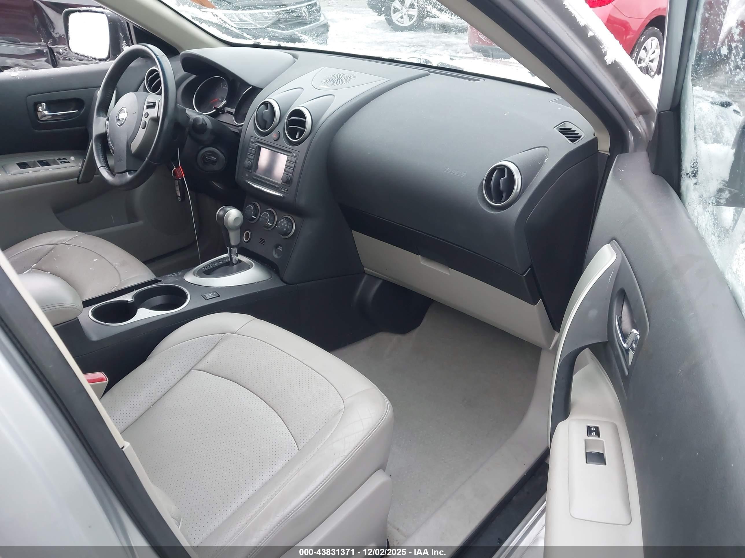 NISSAN ROGUE image 5