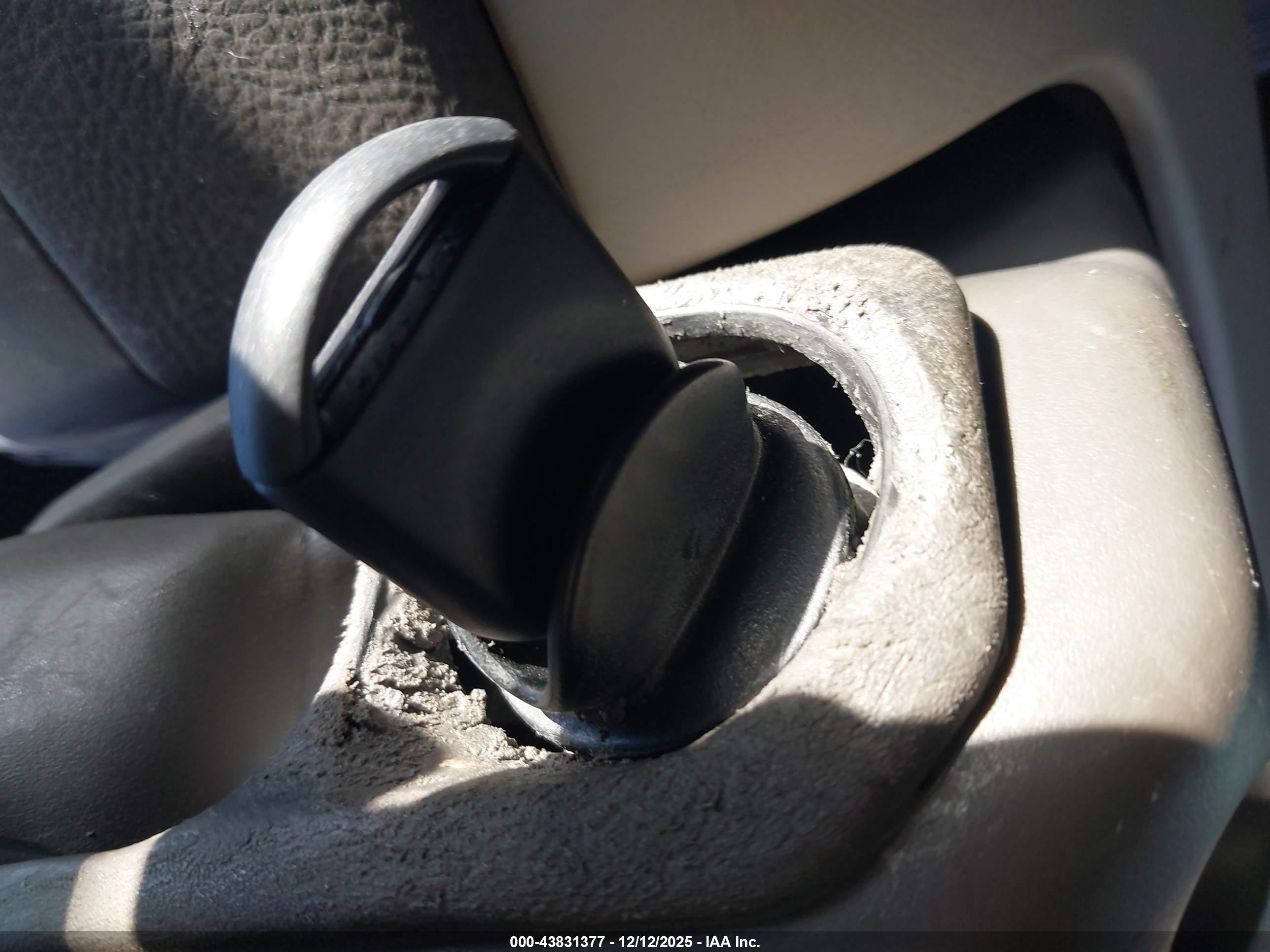 LINCOLN TOWN image 11
