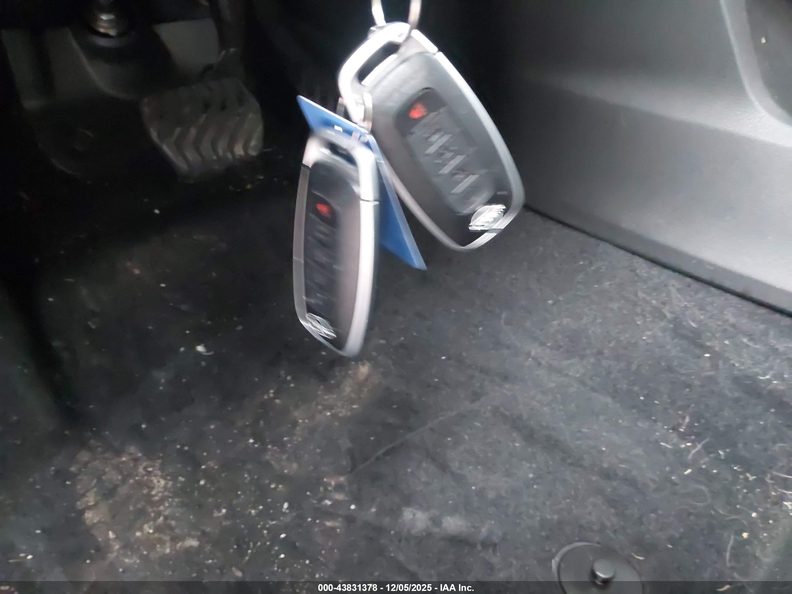 NISSAN ROGUE image 11
