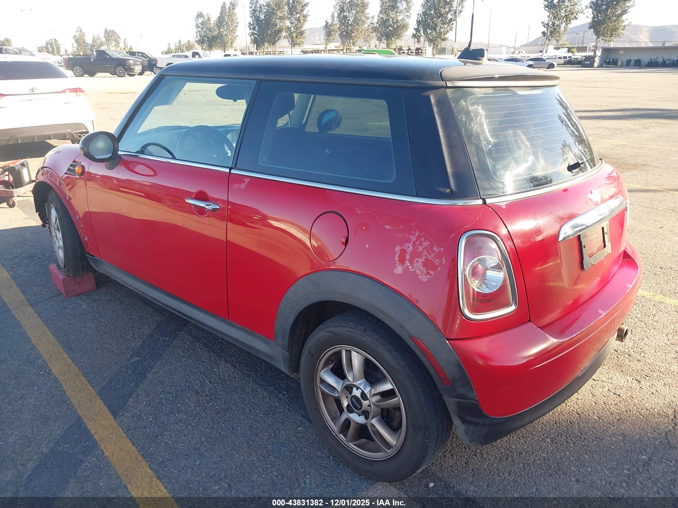 MINI COOPER image 3
