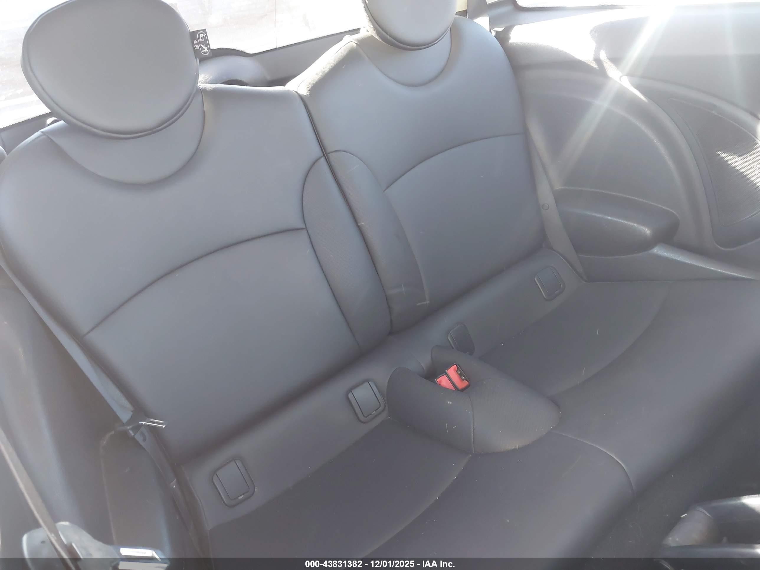 MINI COOPER image 8