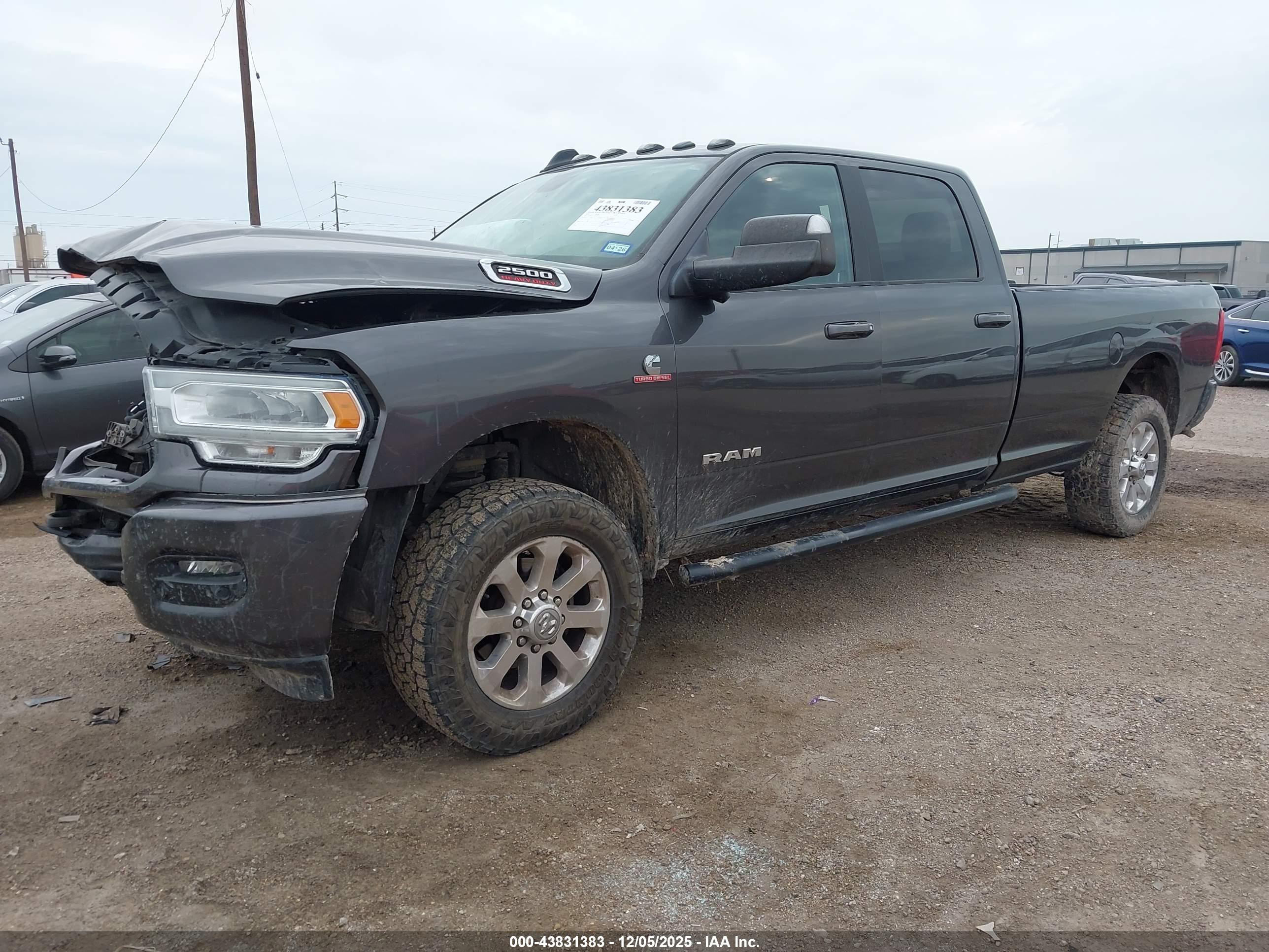 RAM 2500 image 2