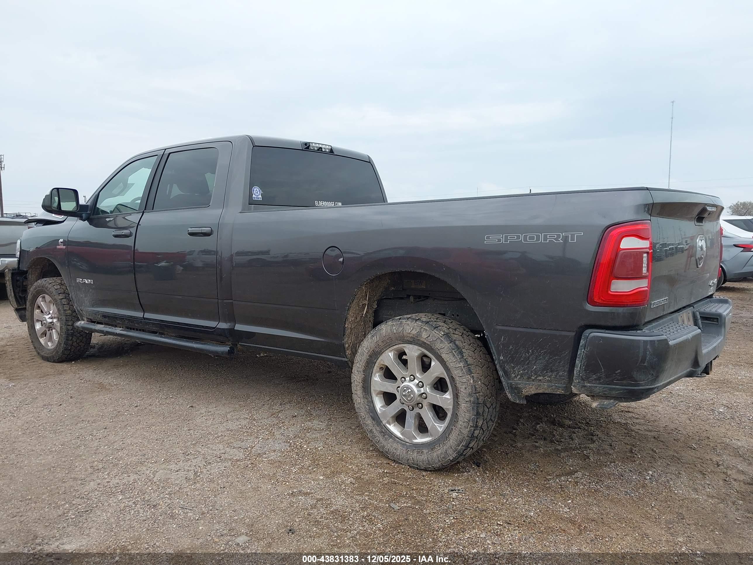 RAM 2500 image 3