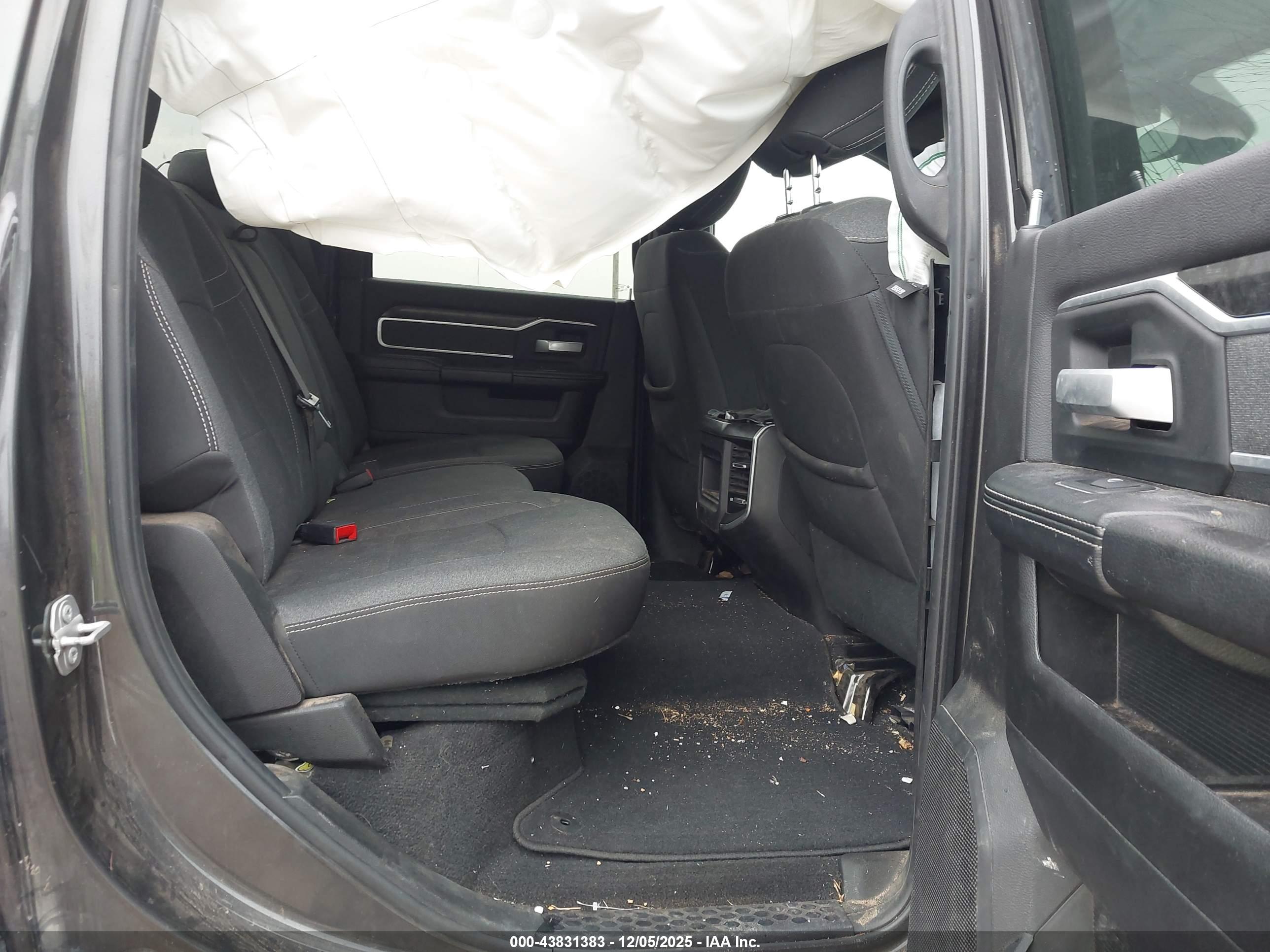 RAM 2500 image 8