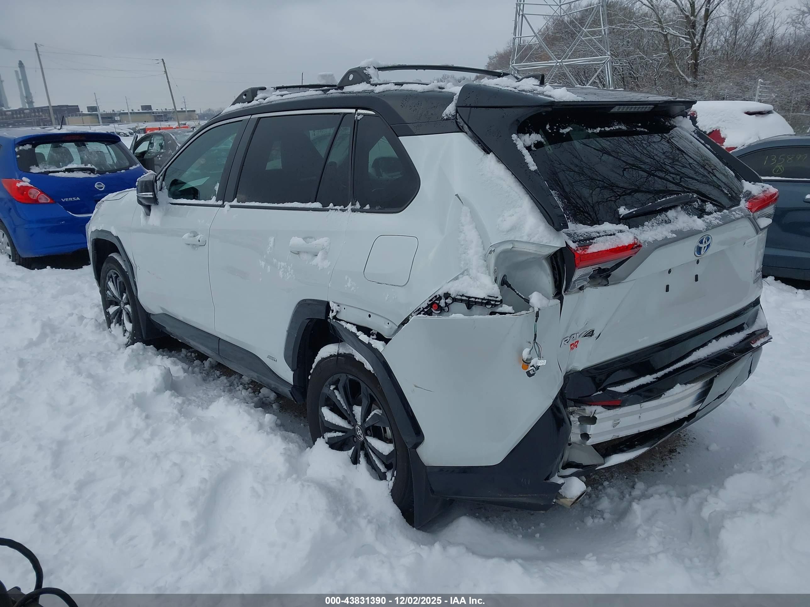 TOYOTA RAV4 image 3