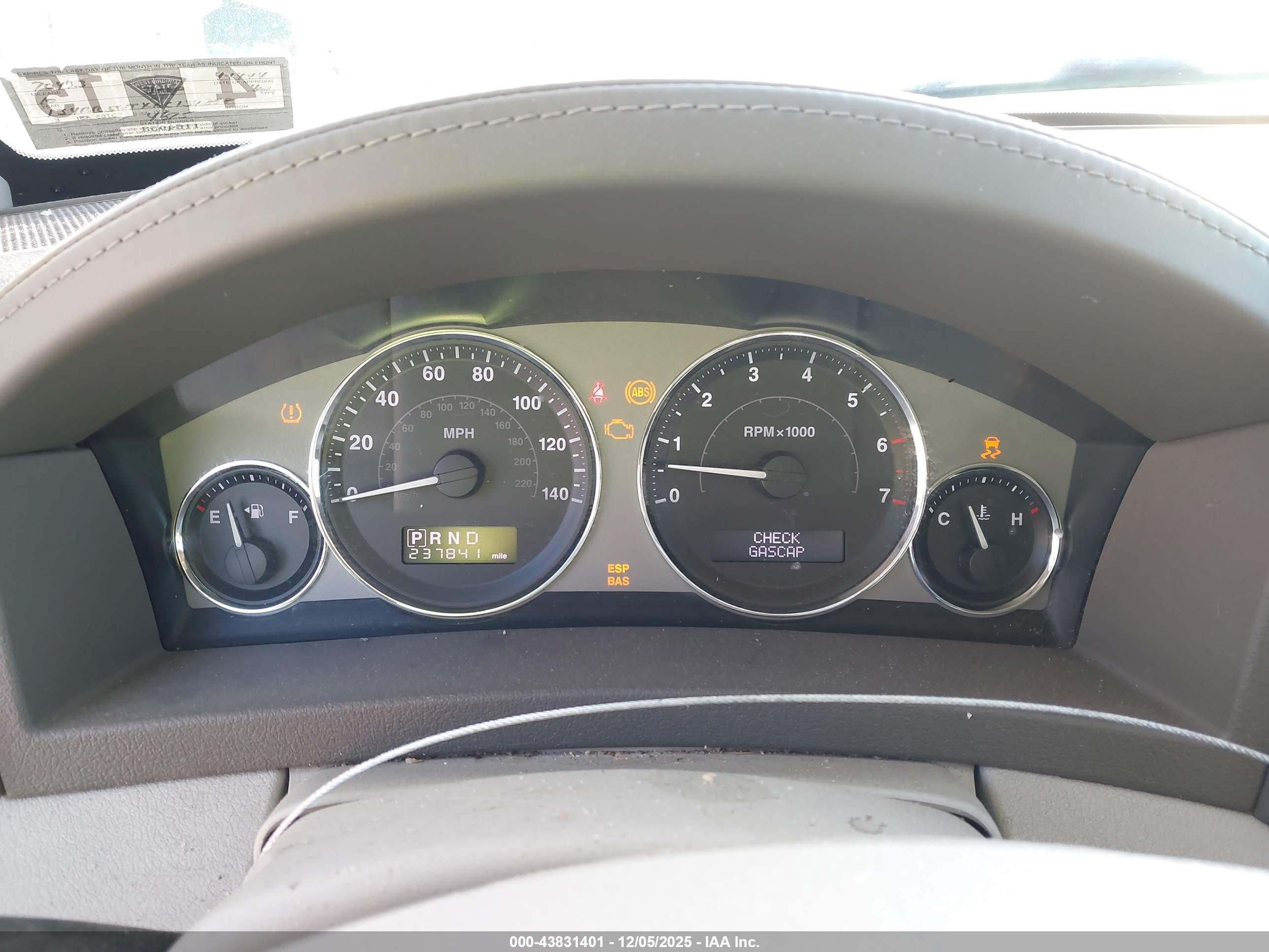 JEEP GRAND image 7