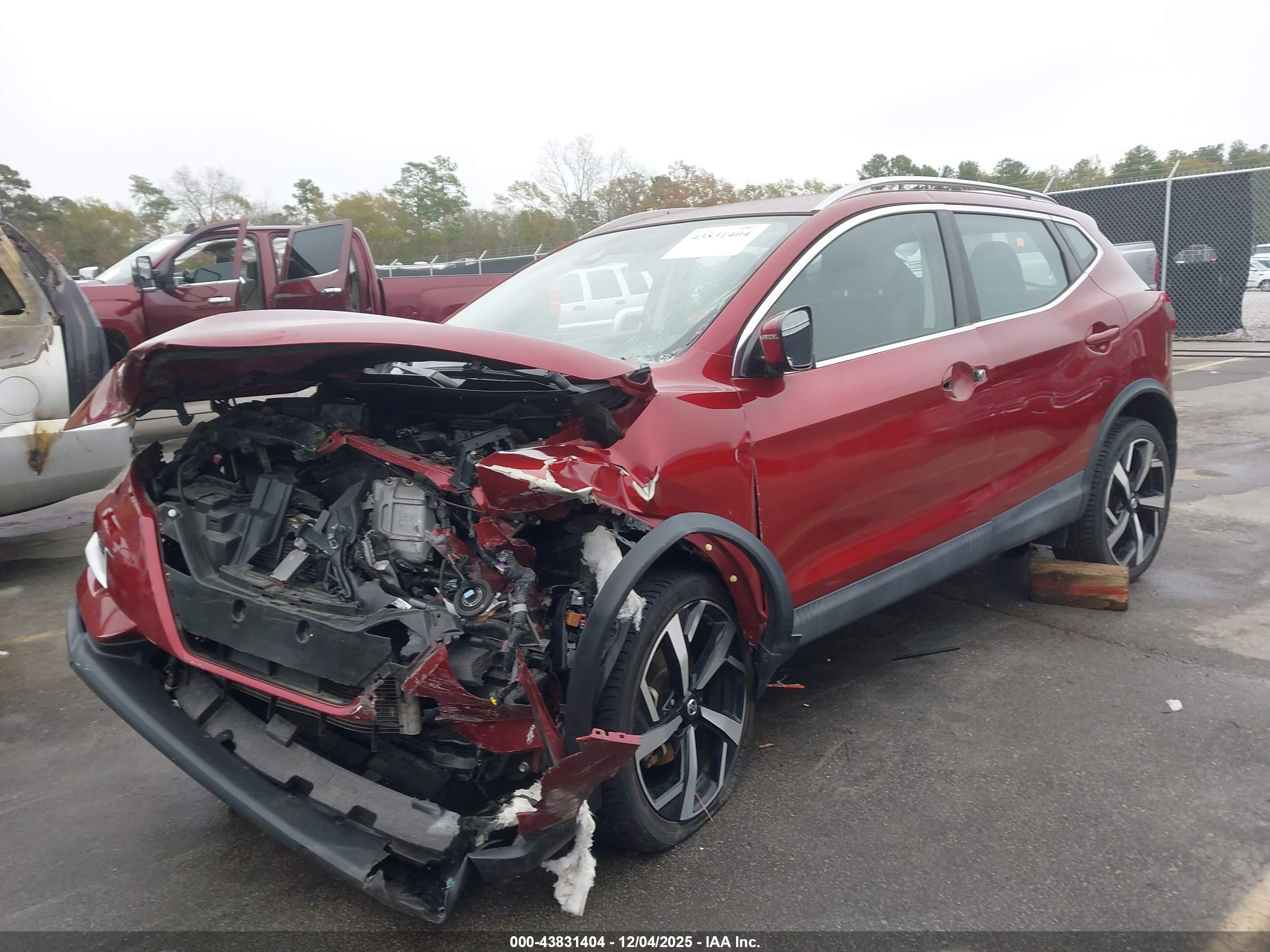 NISSAN ROGUE image 2