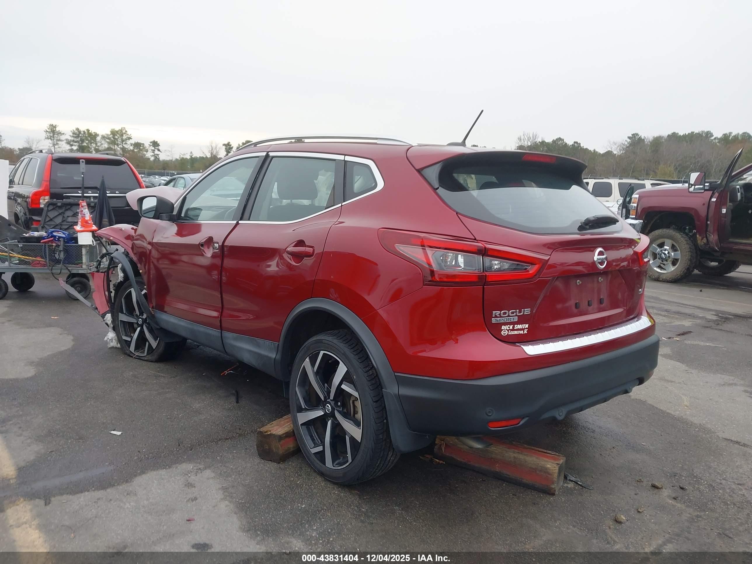 NISSAN ROGUE image 3
