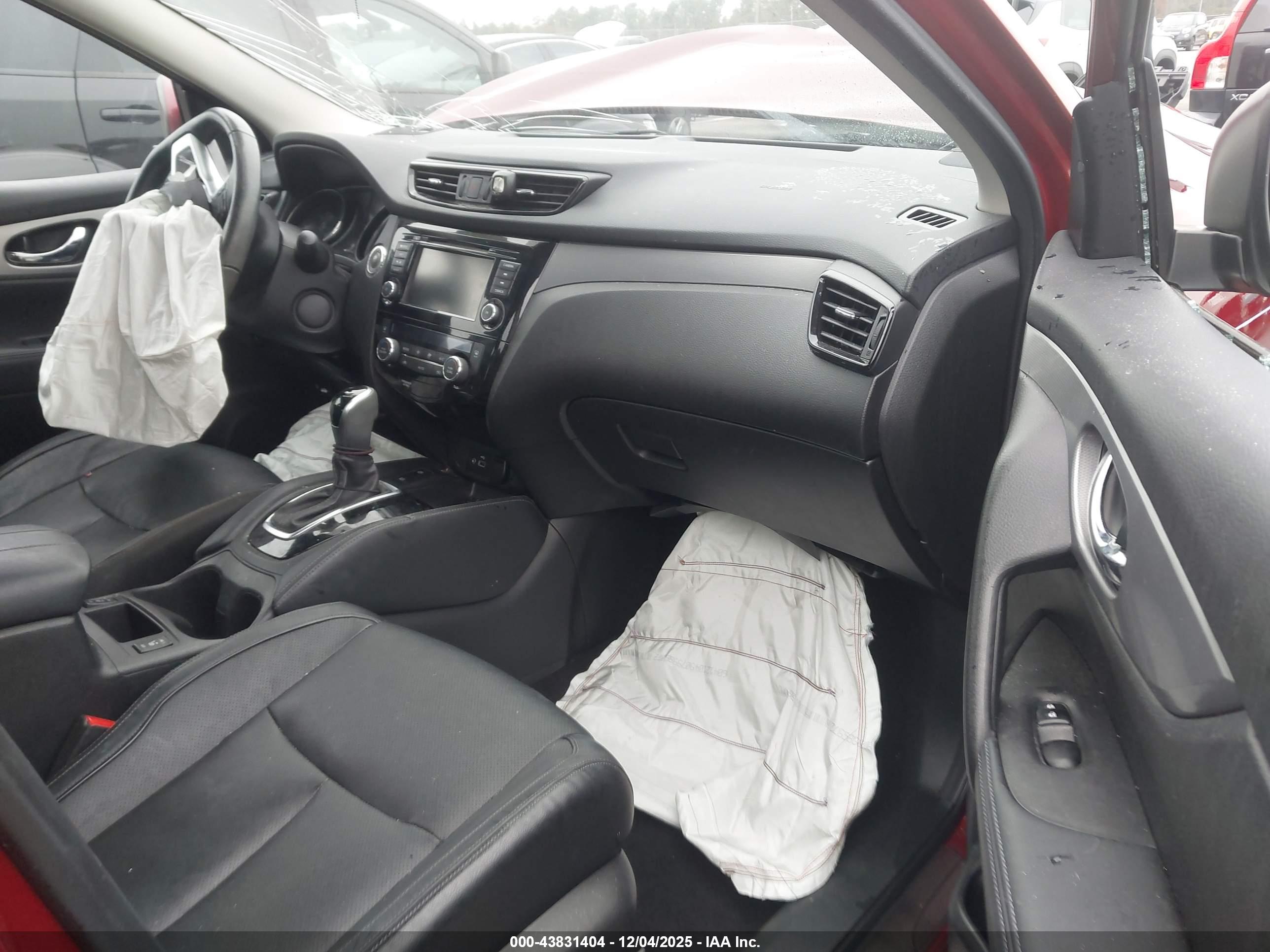 NISSAN ROGUE image 5