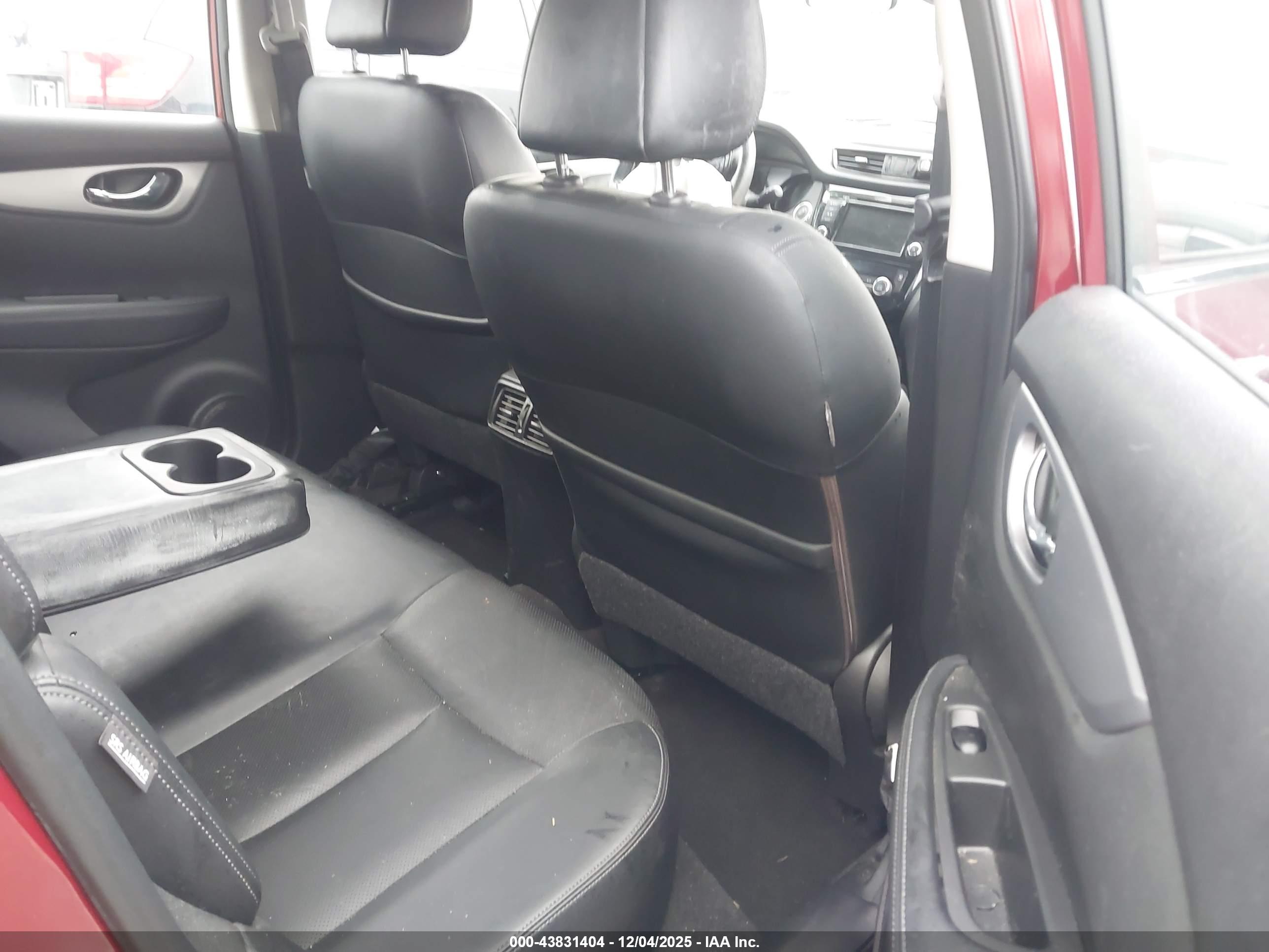 NISSAN ROGUE image 8