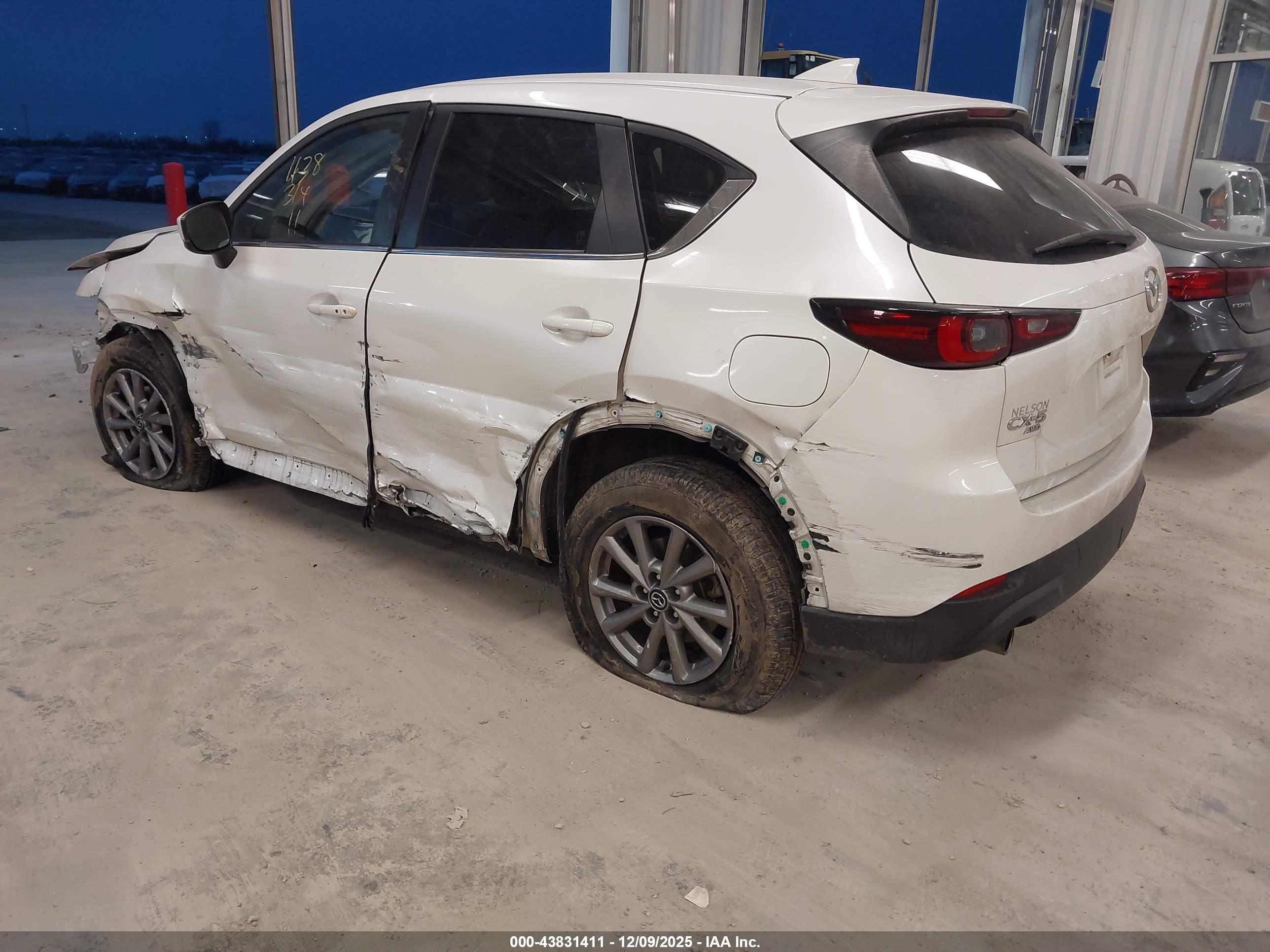 MAZDA CX-5 image 3