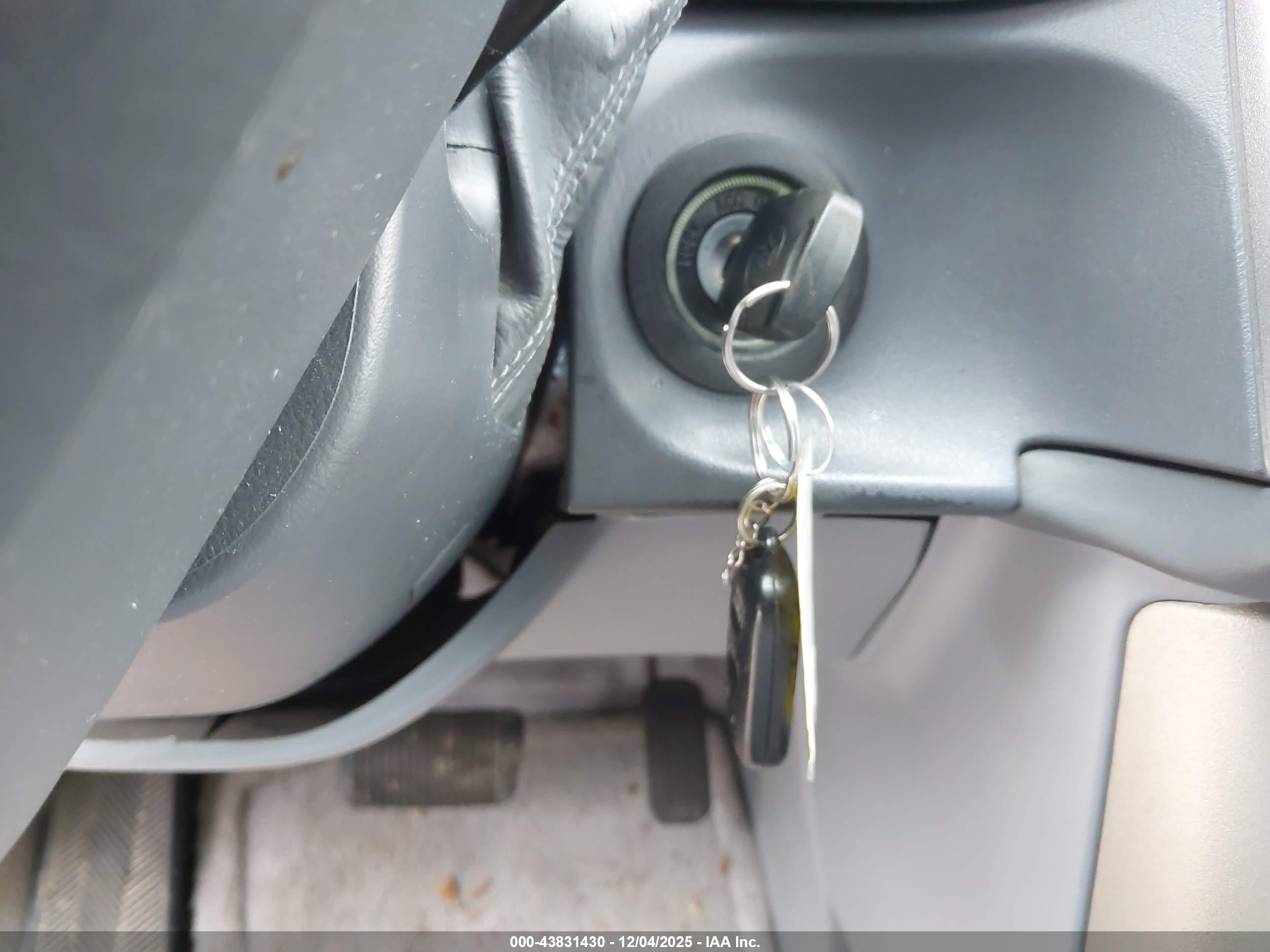 TOYOTA SIENNA image 11