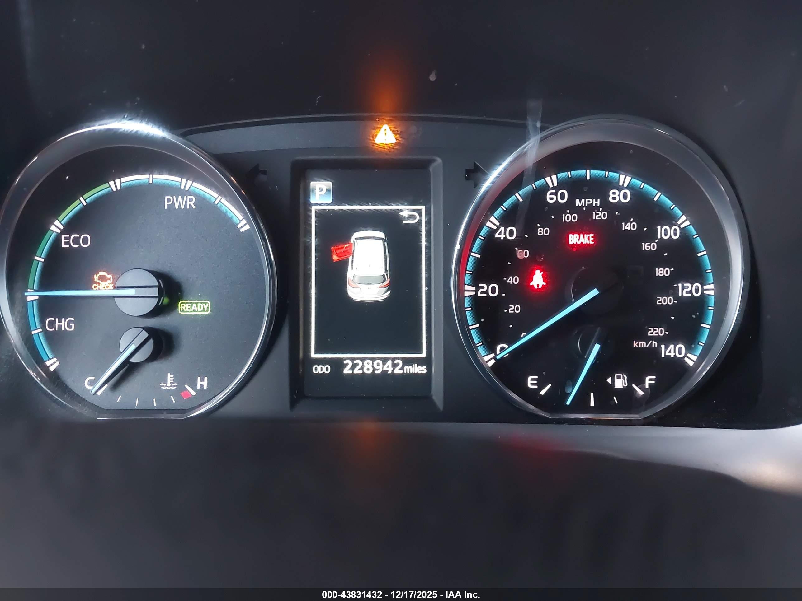 TOYOTA RAV4 image 7