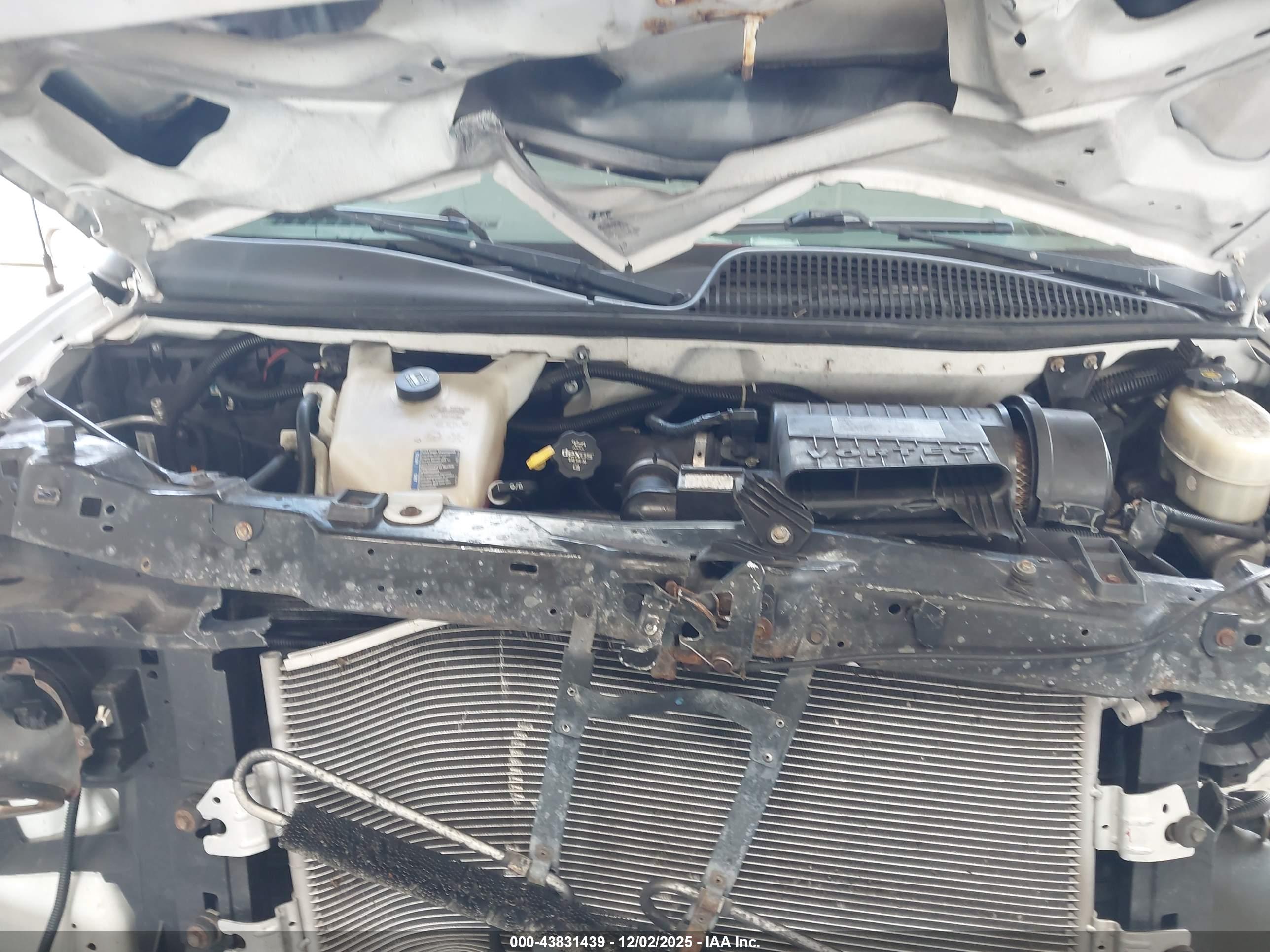 CHEVROLET EXPRESS image 10