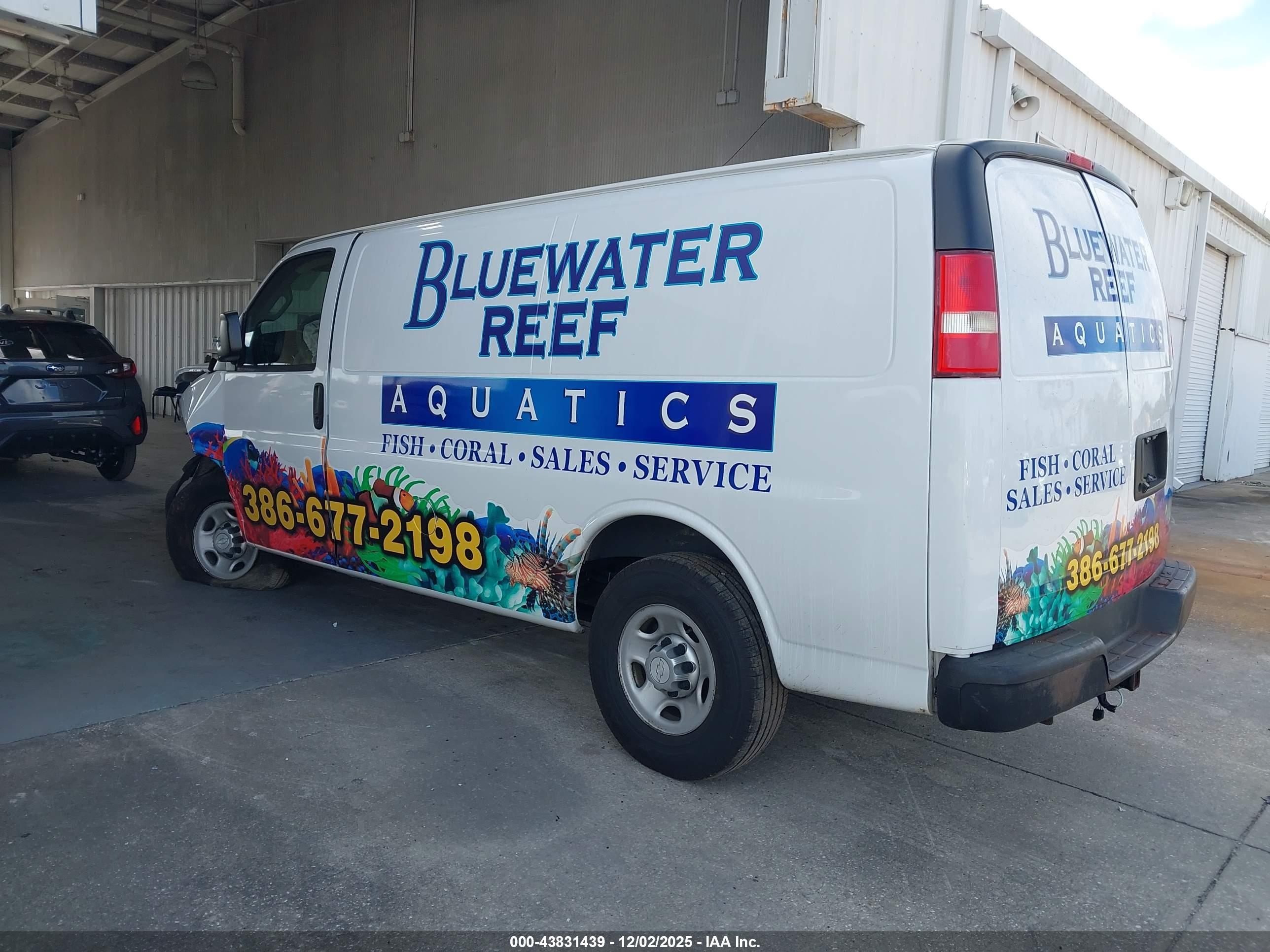 CHEVROLET EXPRESS image 3