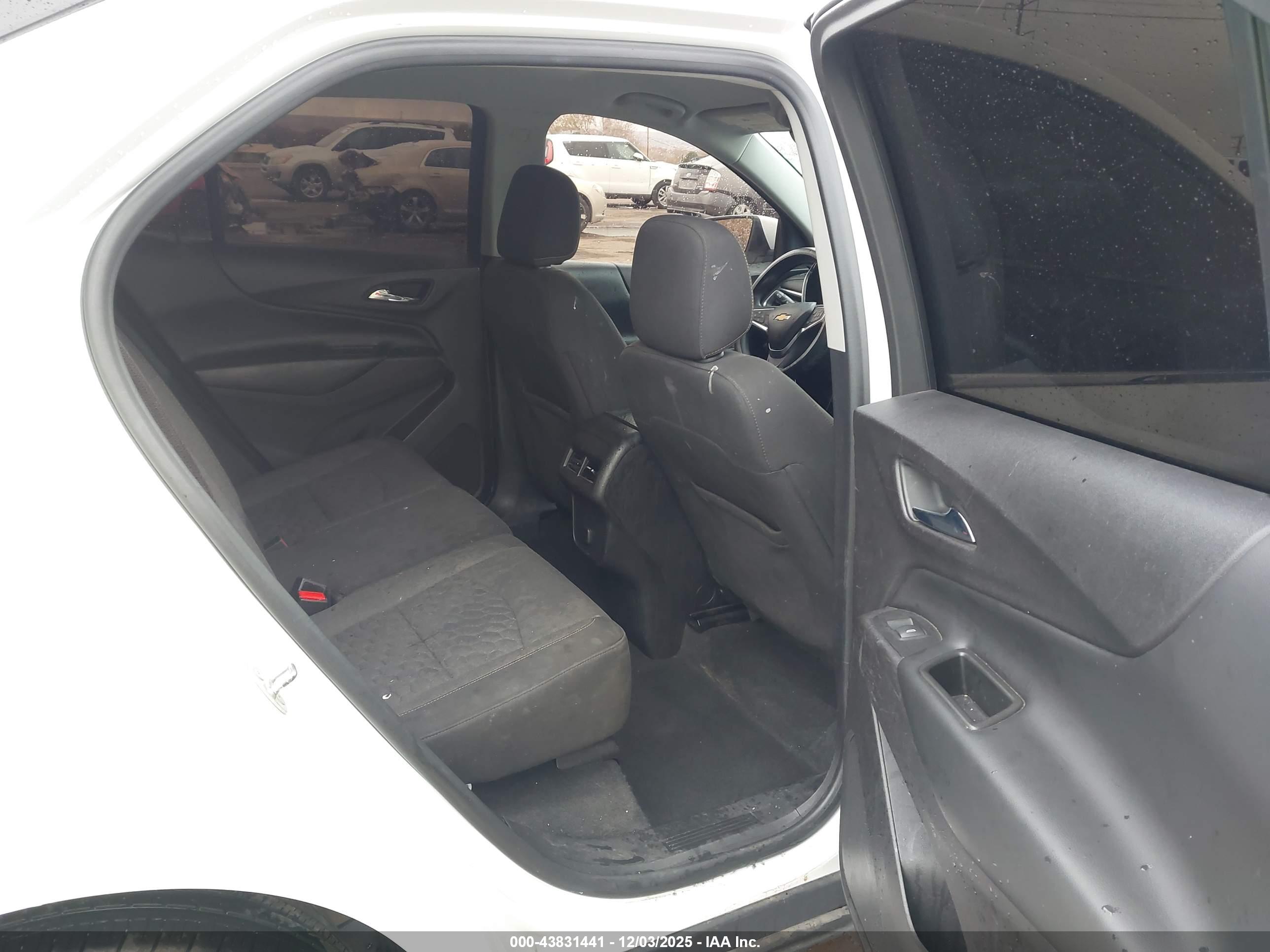 CHEVROLET EQUINOX image 8