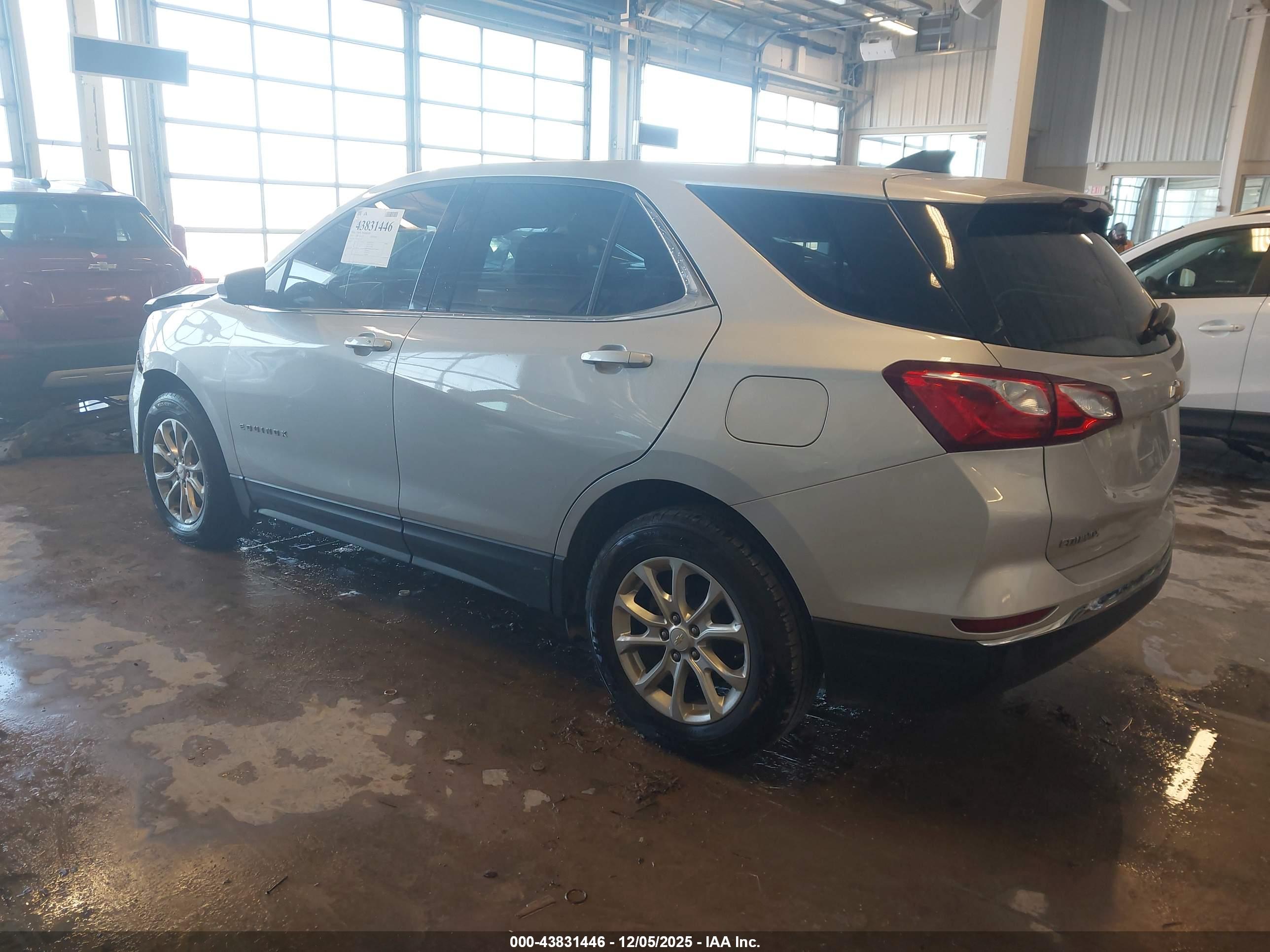 CHEVROLET EQUINOX image 3