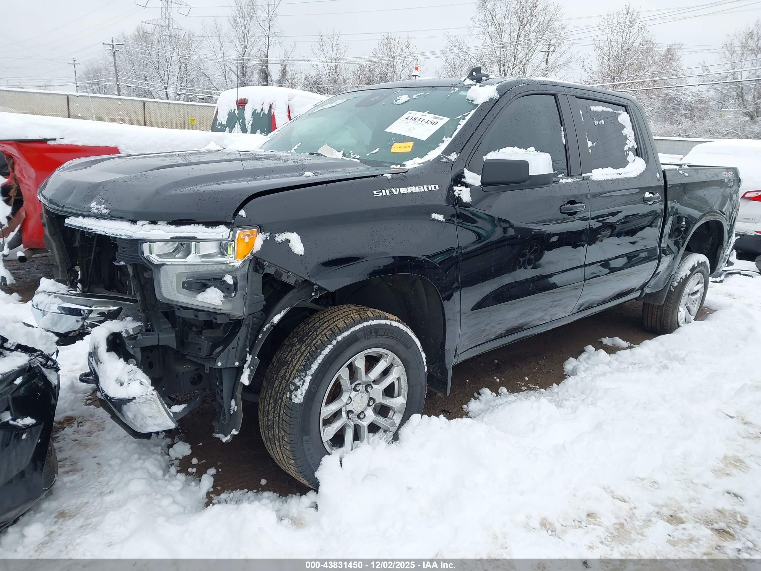 CHEVROLET SILVERADO image 2