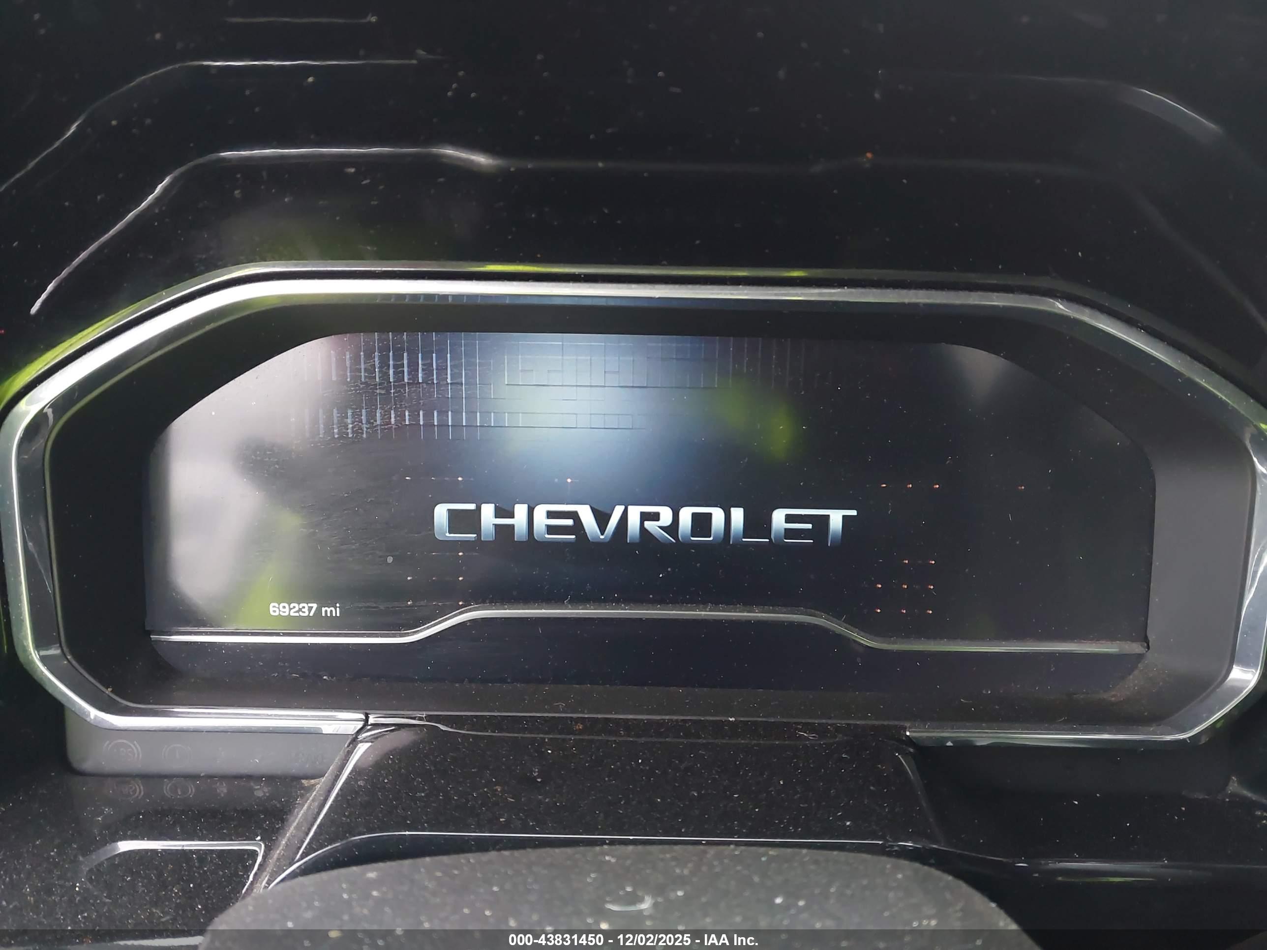 CHEVROLET SILVERADO image 7