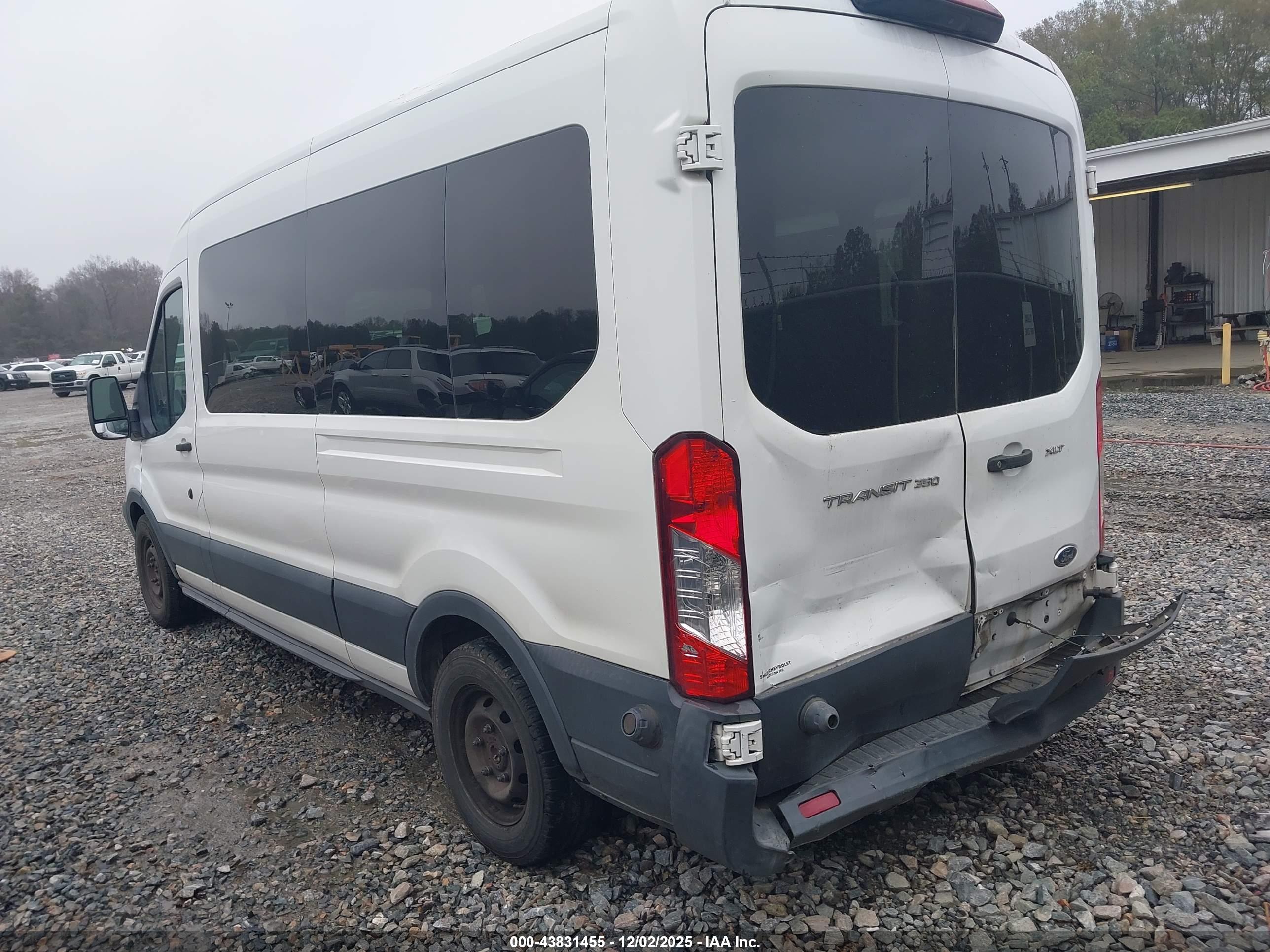 FORD TRANSIT-350 image 3