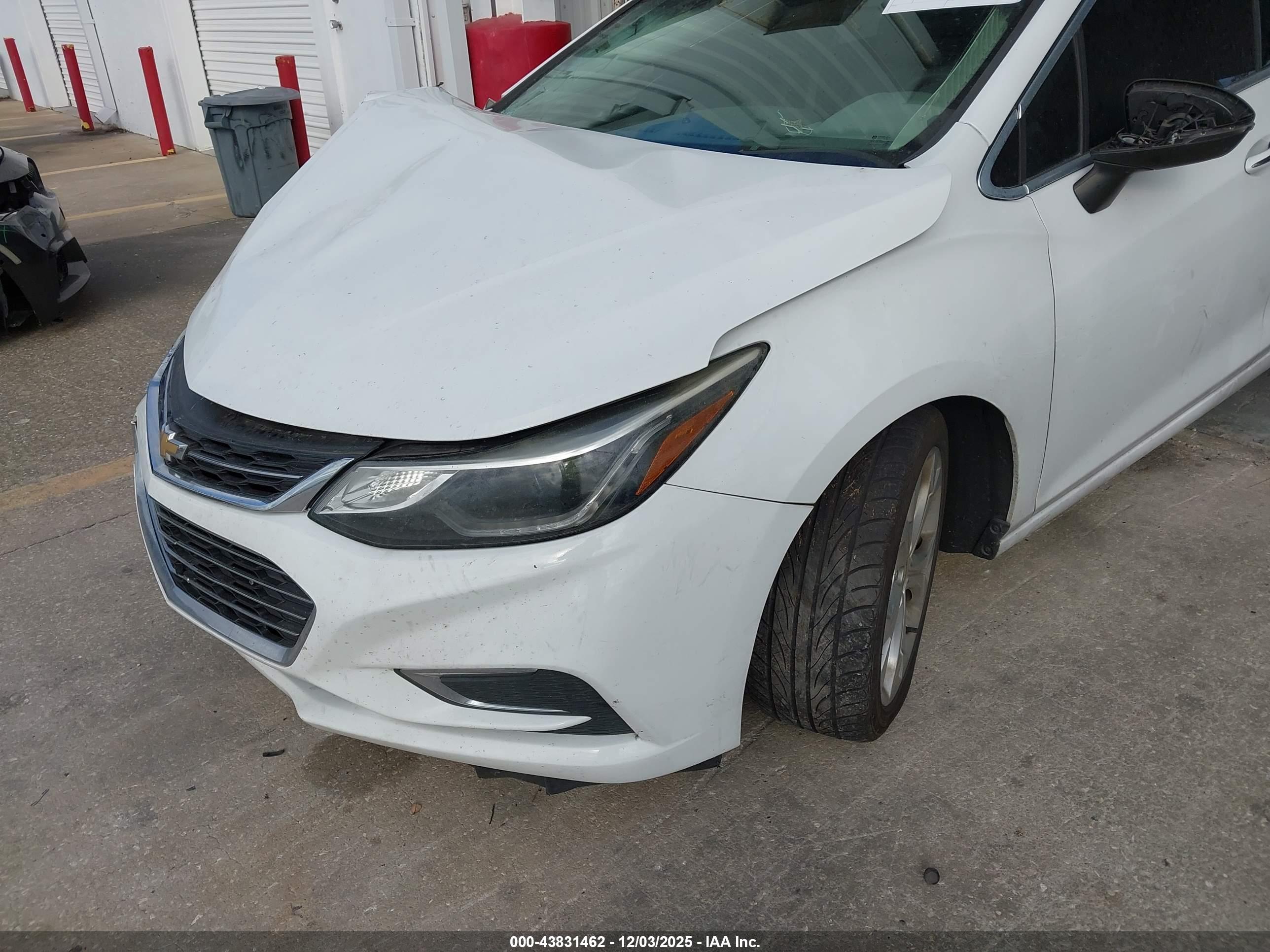CHEVROLET CRUZE image 6