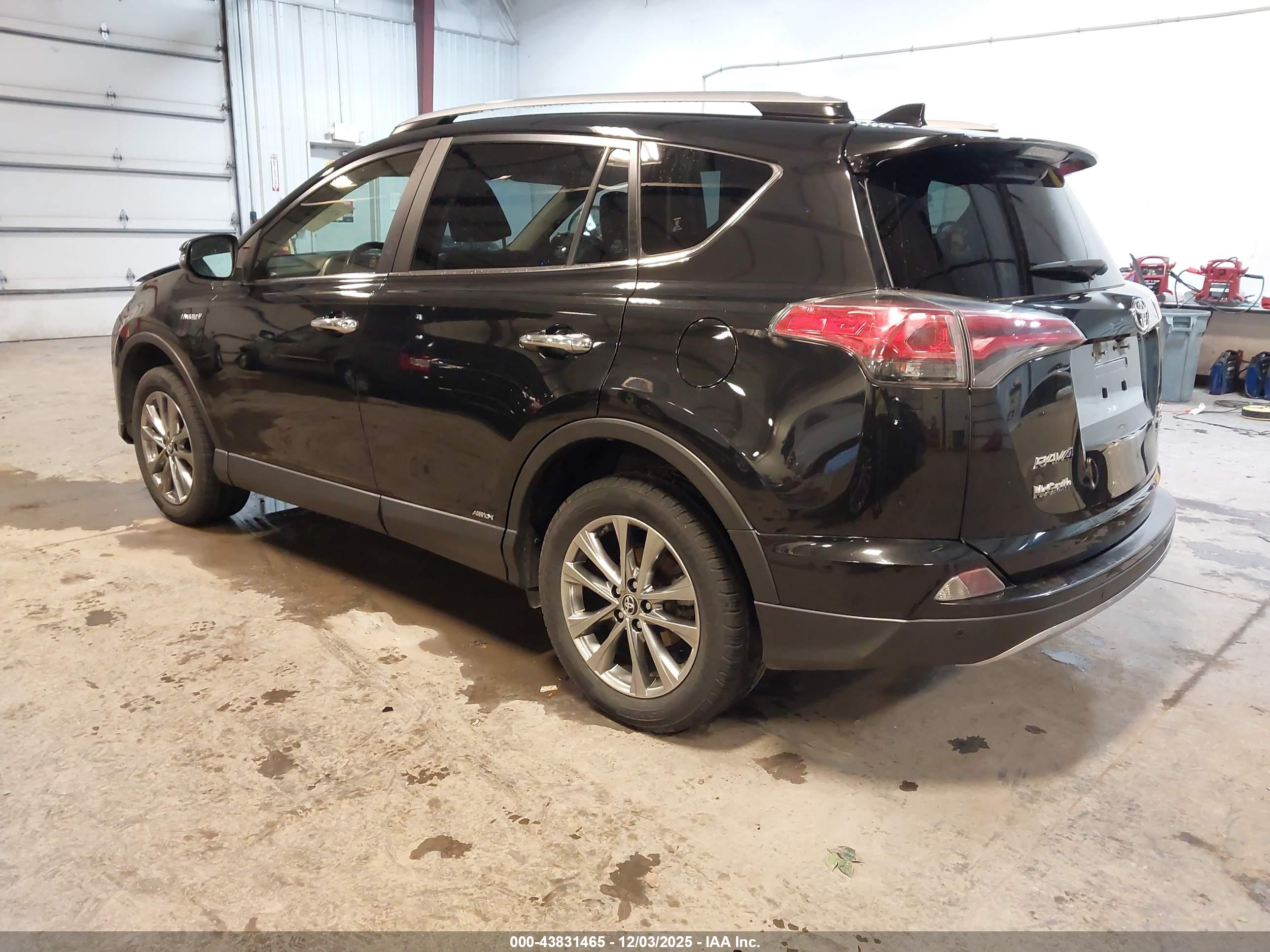 TOYOTA RAV4 image 3
