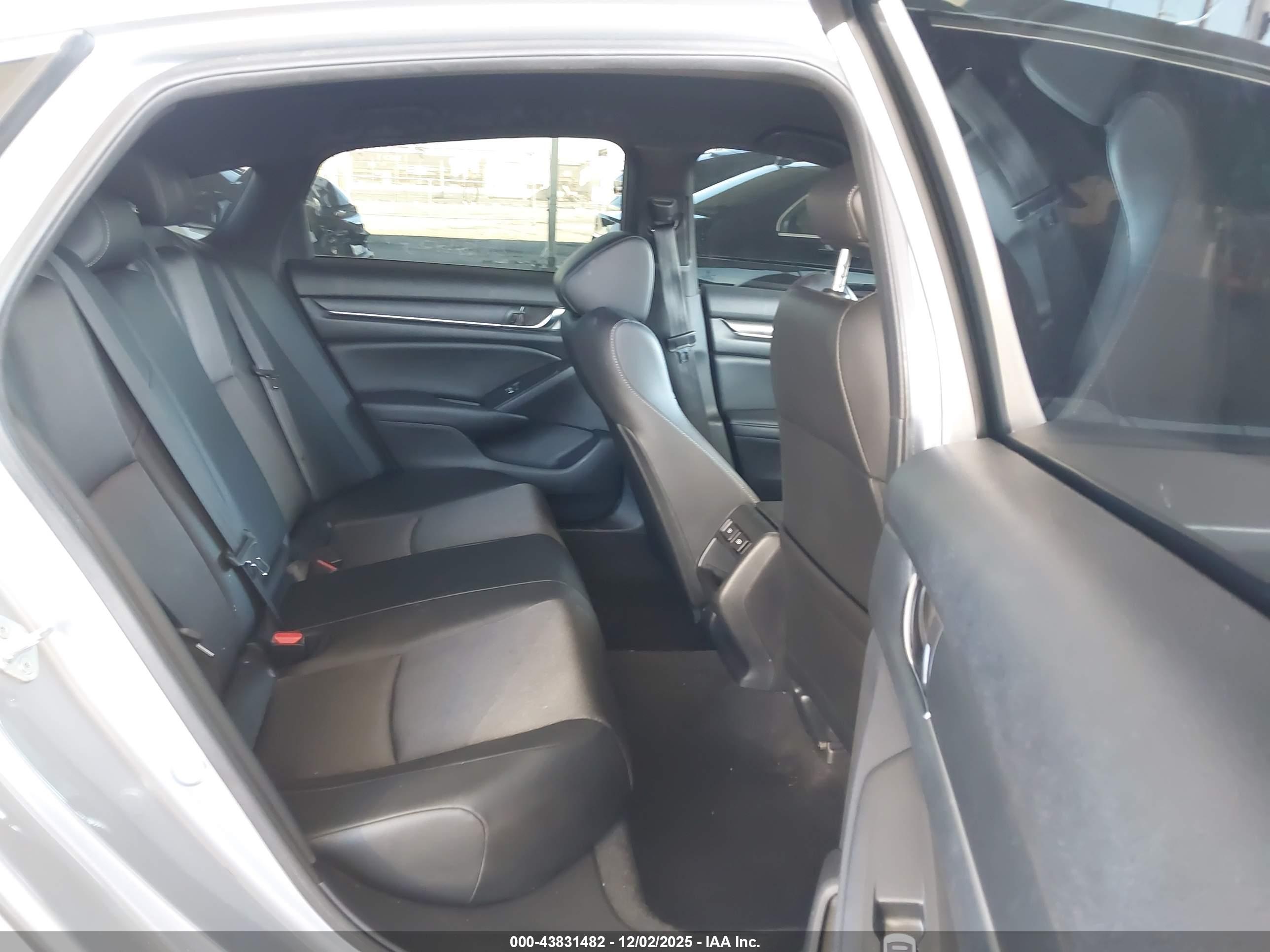 HONDA ACCORD image 8