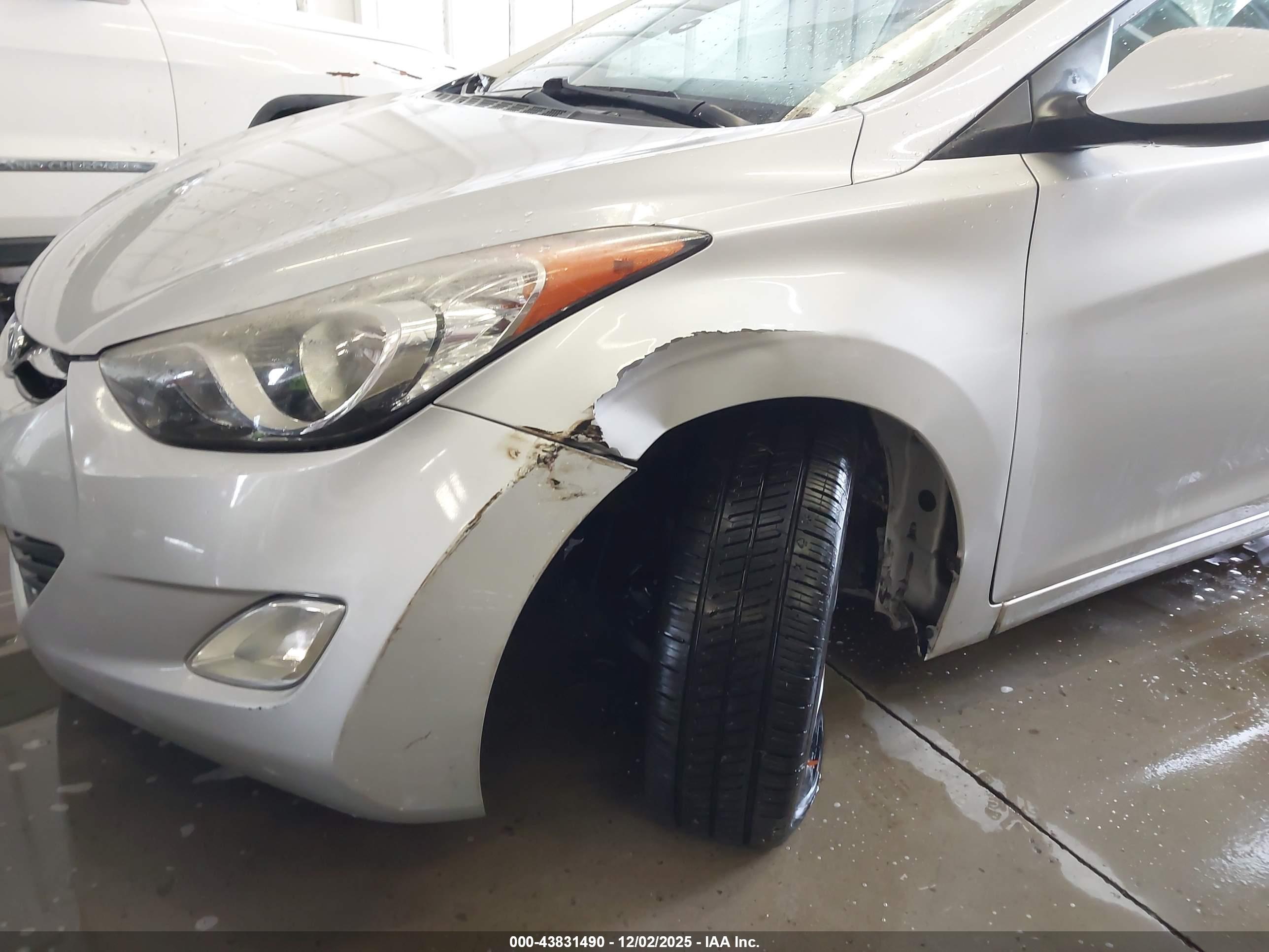 HYUNDAI ELANTRA image 6