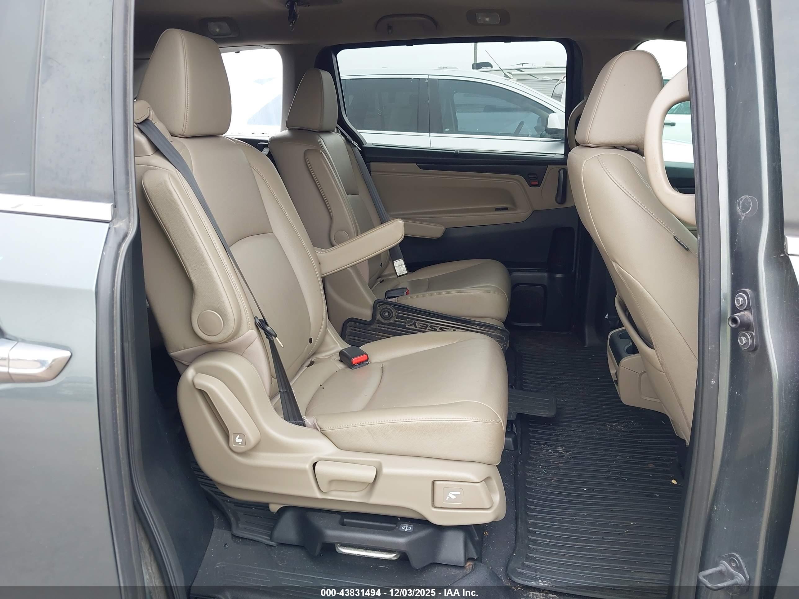 HONDA ODYSSEY image 8