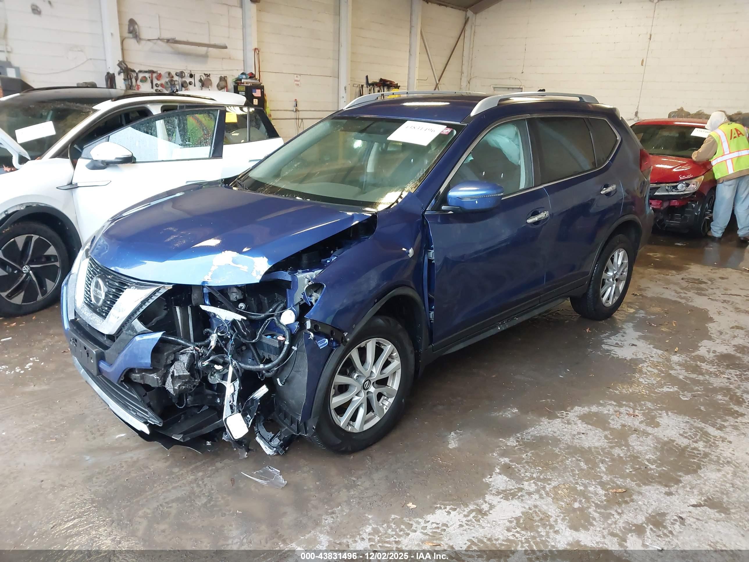NISSAN ROGUE image 2