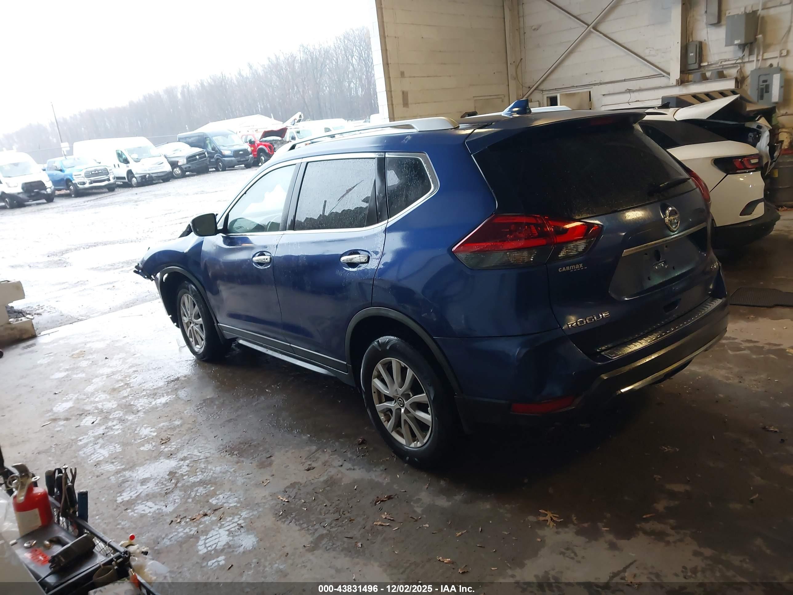 NISSAN ROGUE image 3