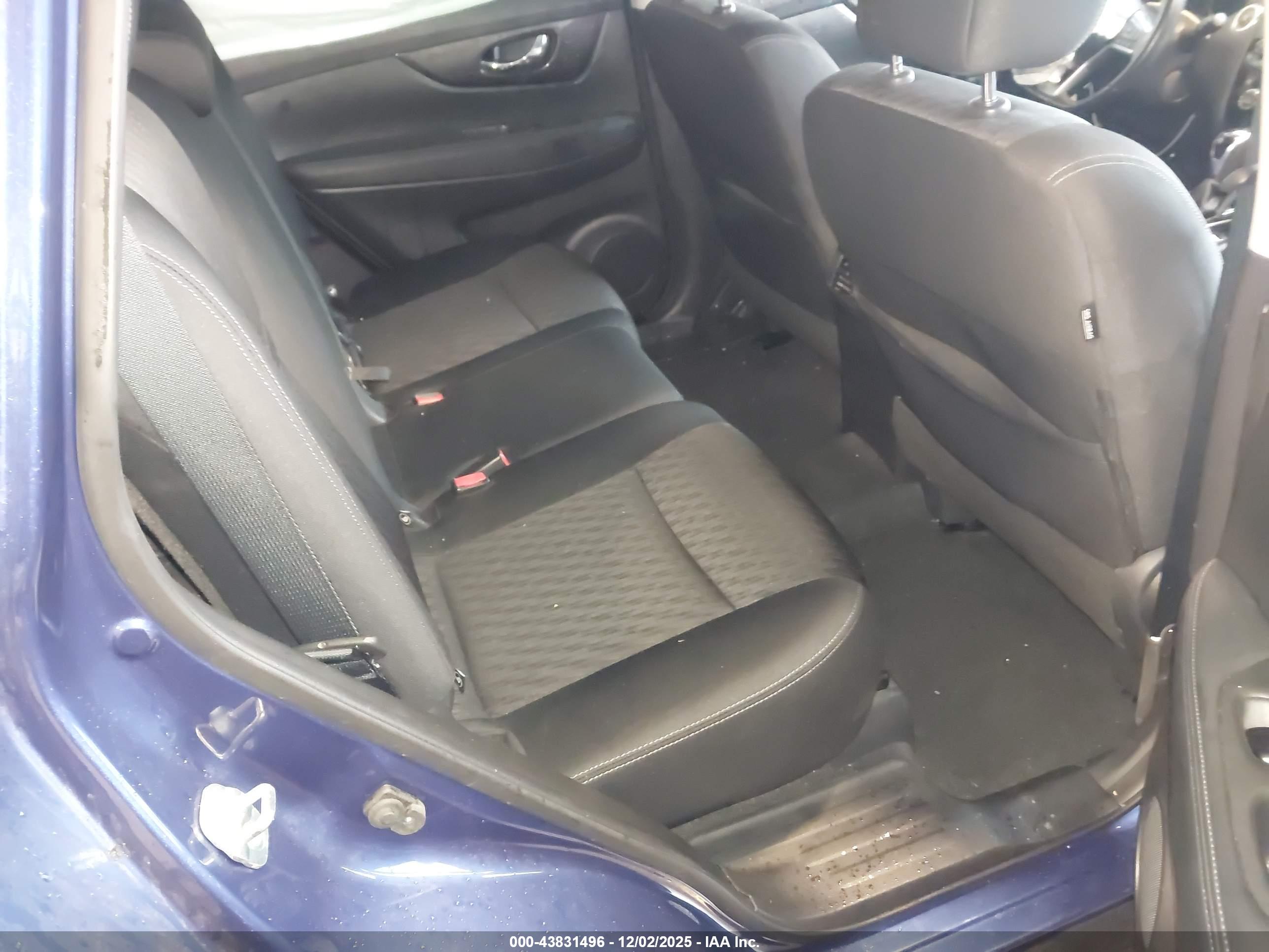 NISSAN ROGUE image 8