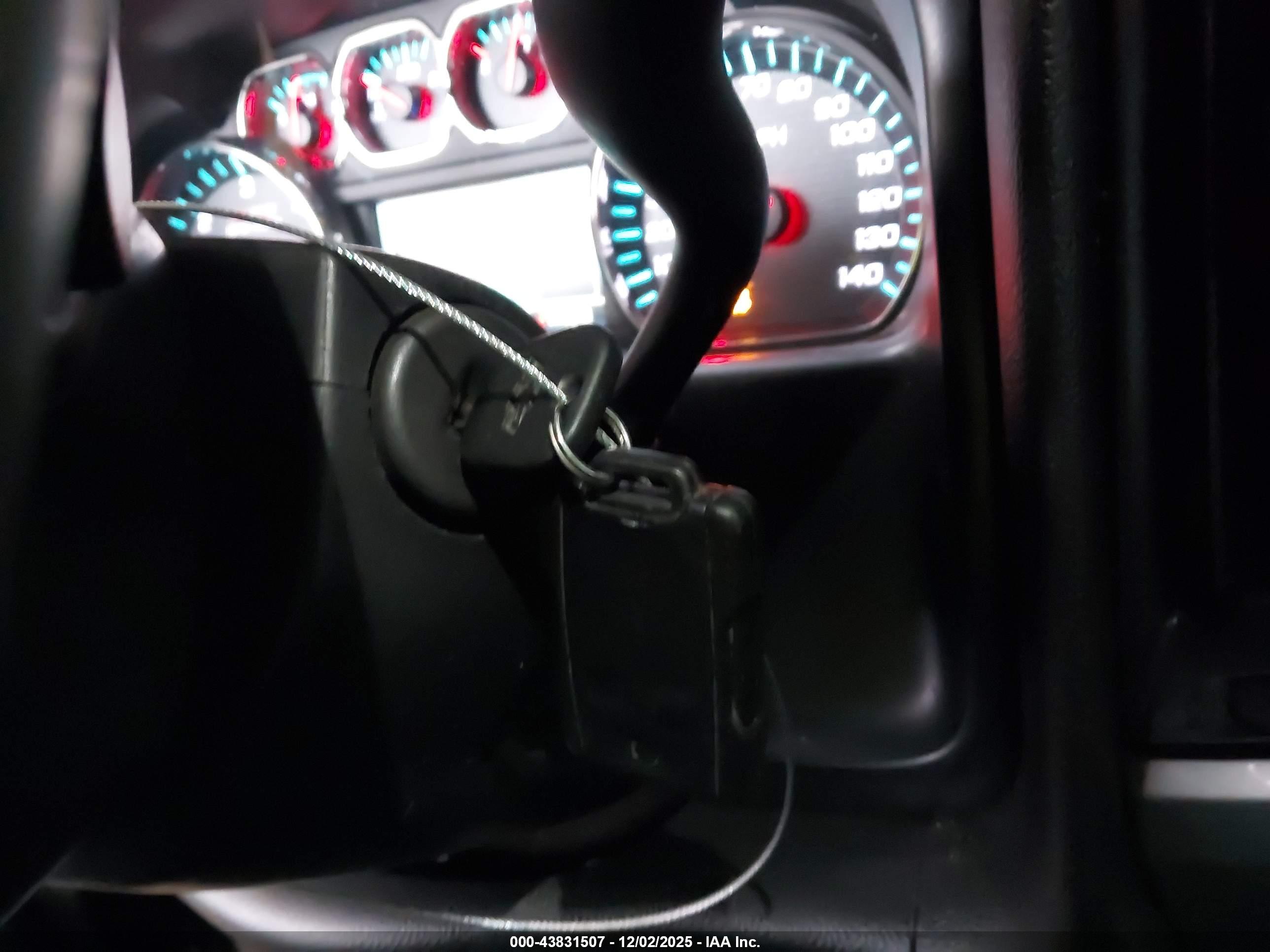CHEVROLET SILVERADO image 11