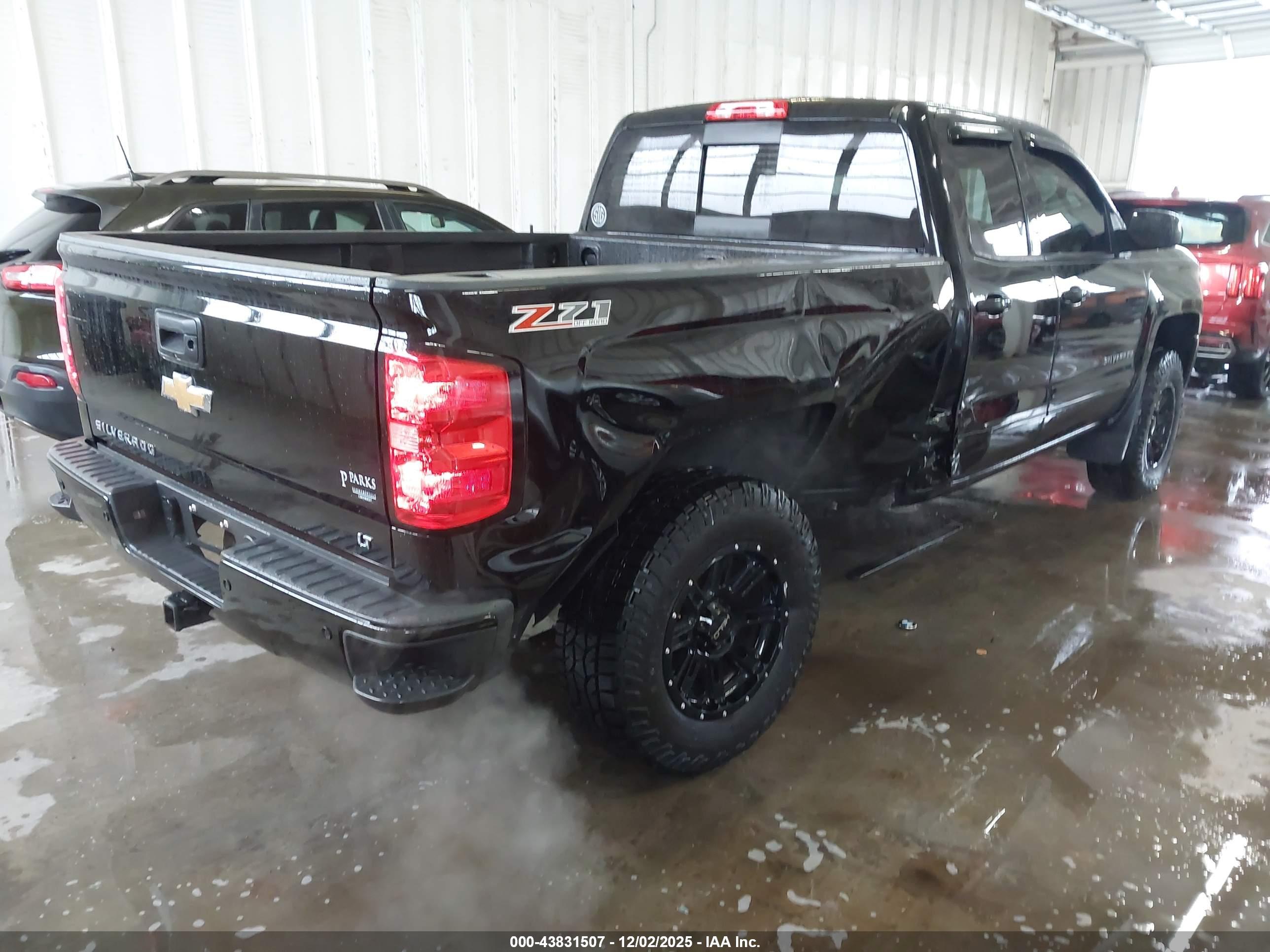CHEVROLET SILVERADO image 4
