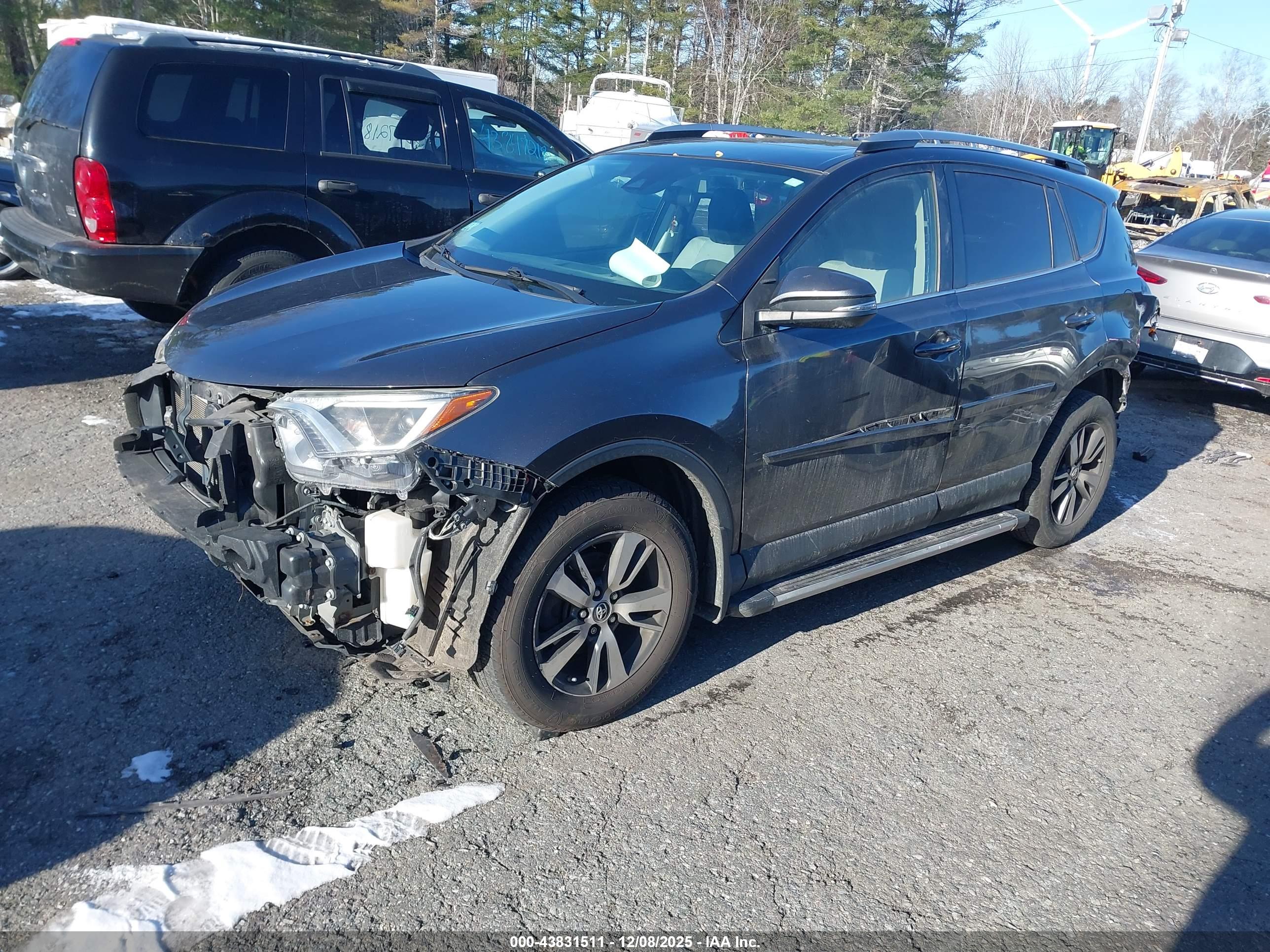 TOYOTA RAV4 image 2