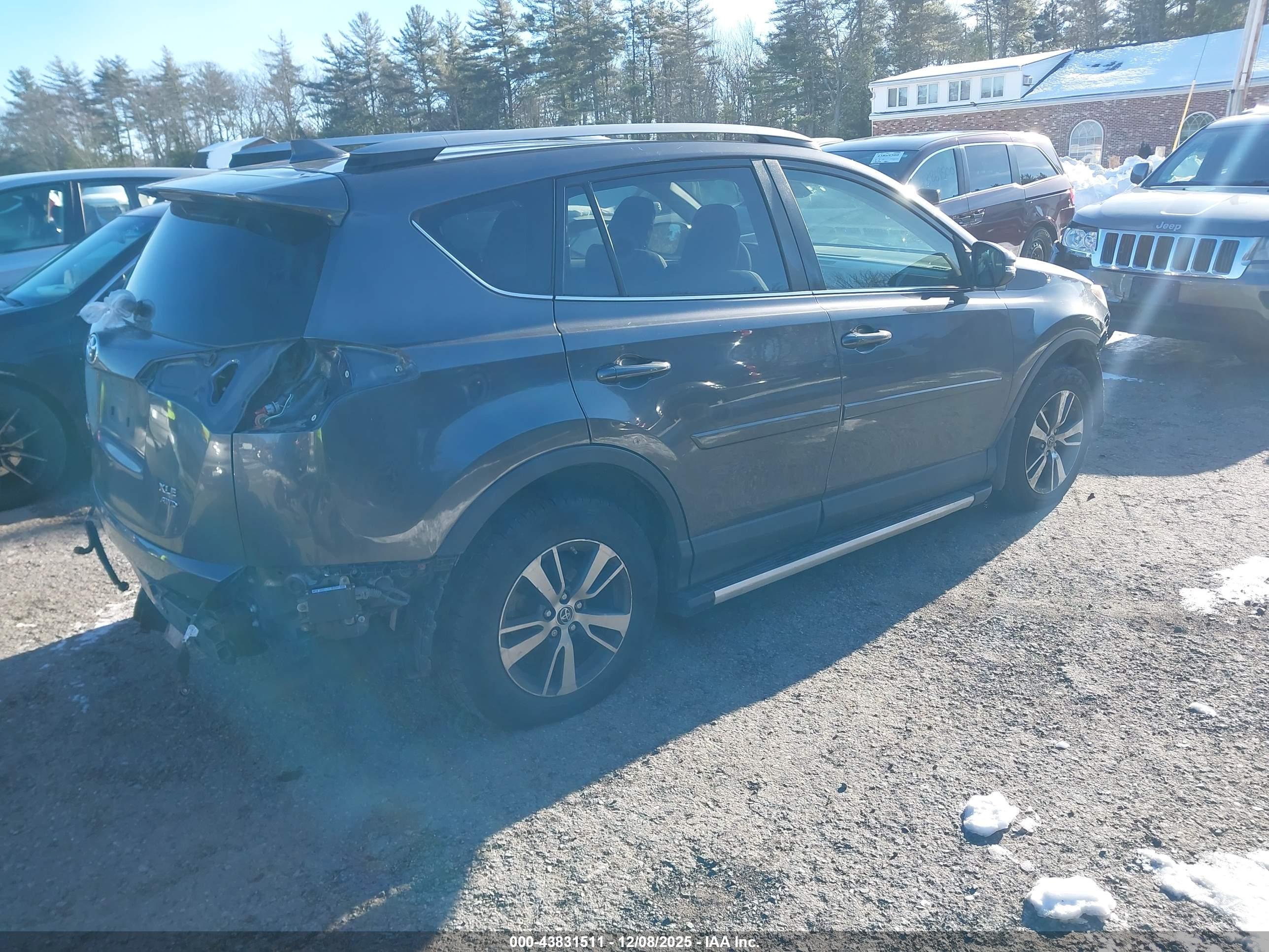 TOYOTA RAV4 image 4