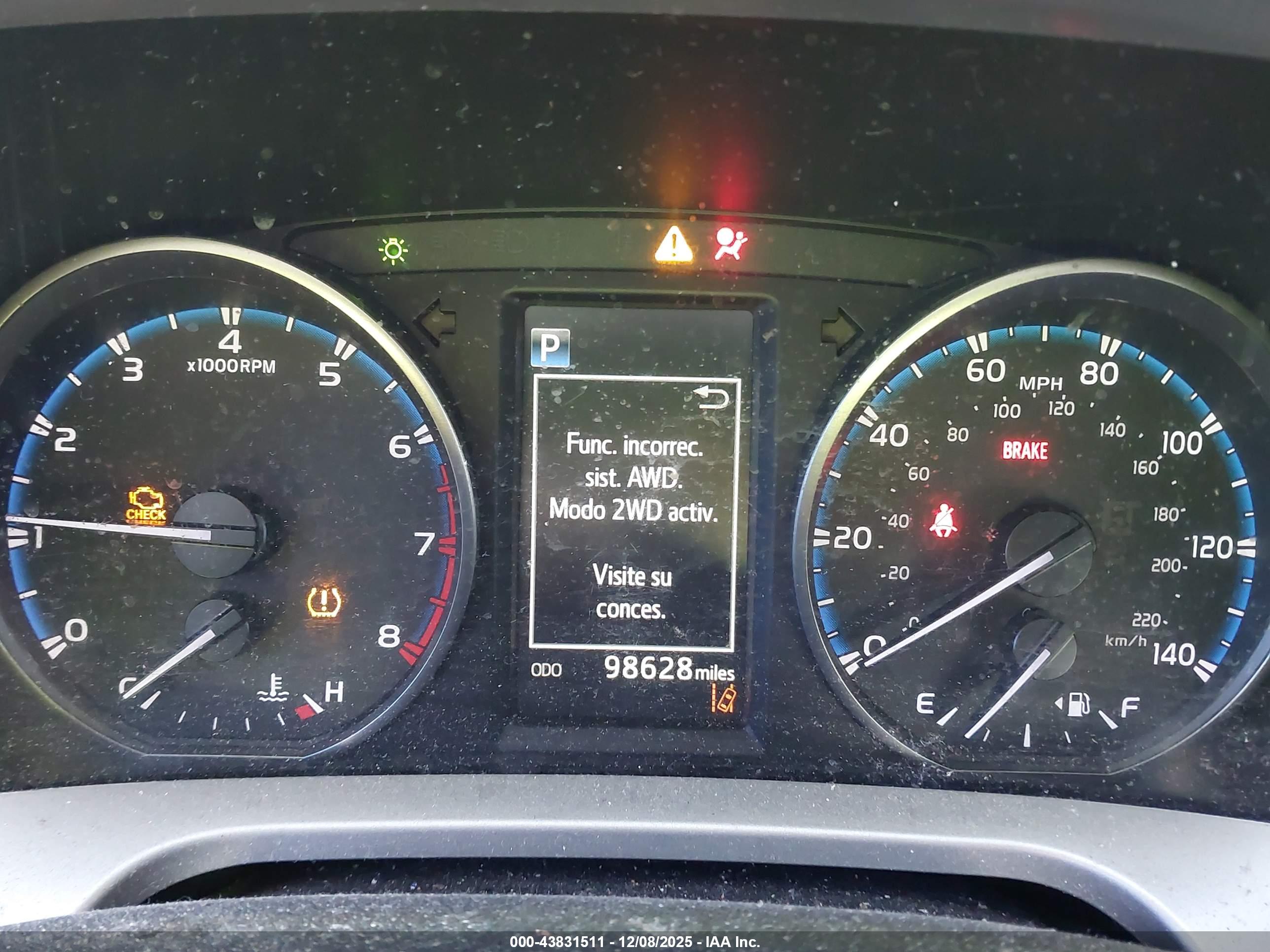 TOYOTA RAV4 image 7