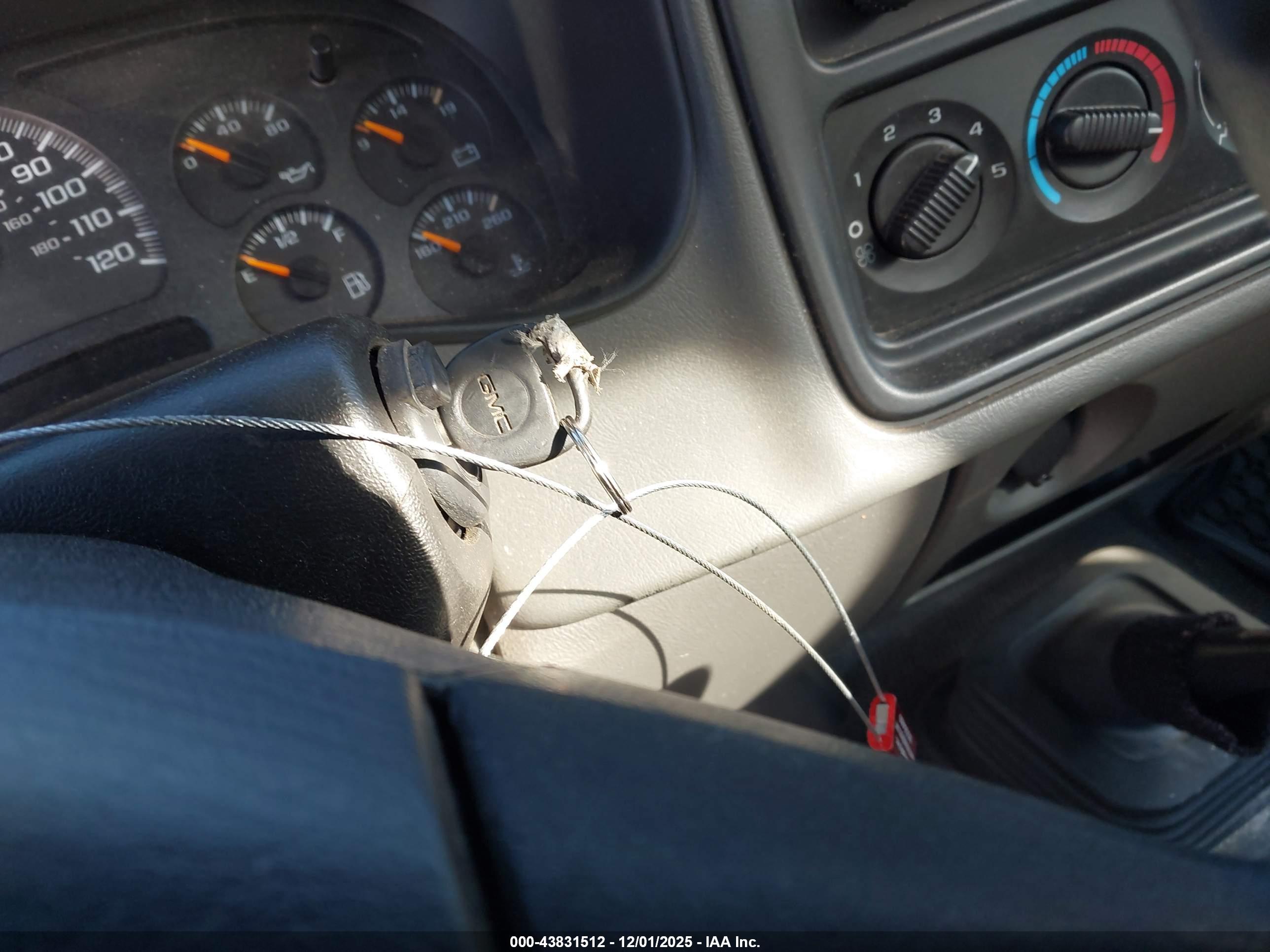 GMC SIERRA image 11