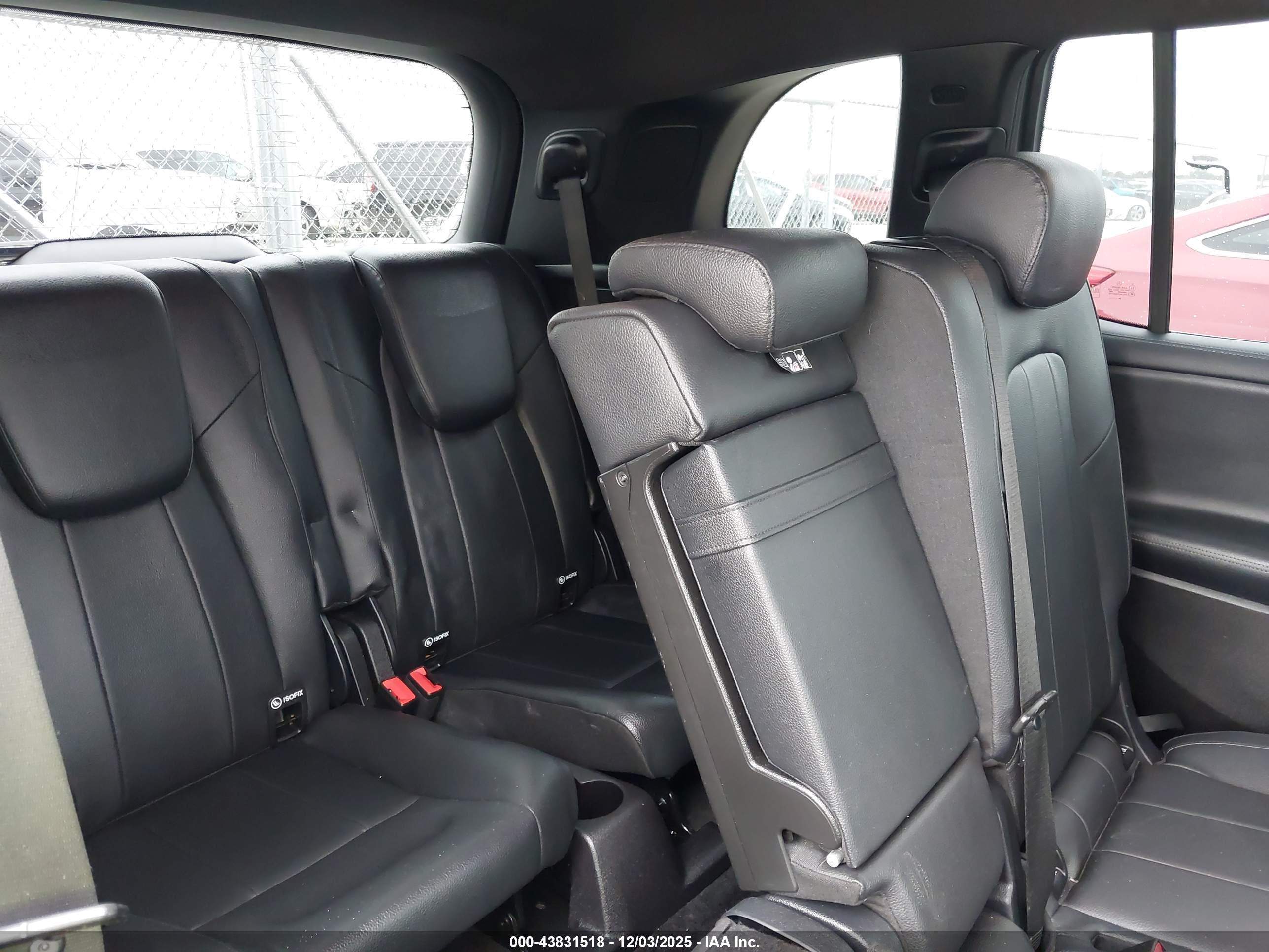MERCEDES-BENZ GLB image 8