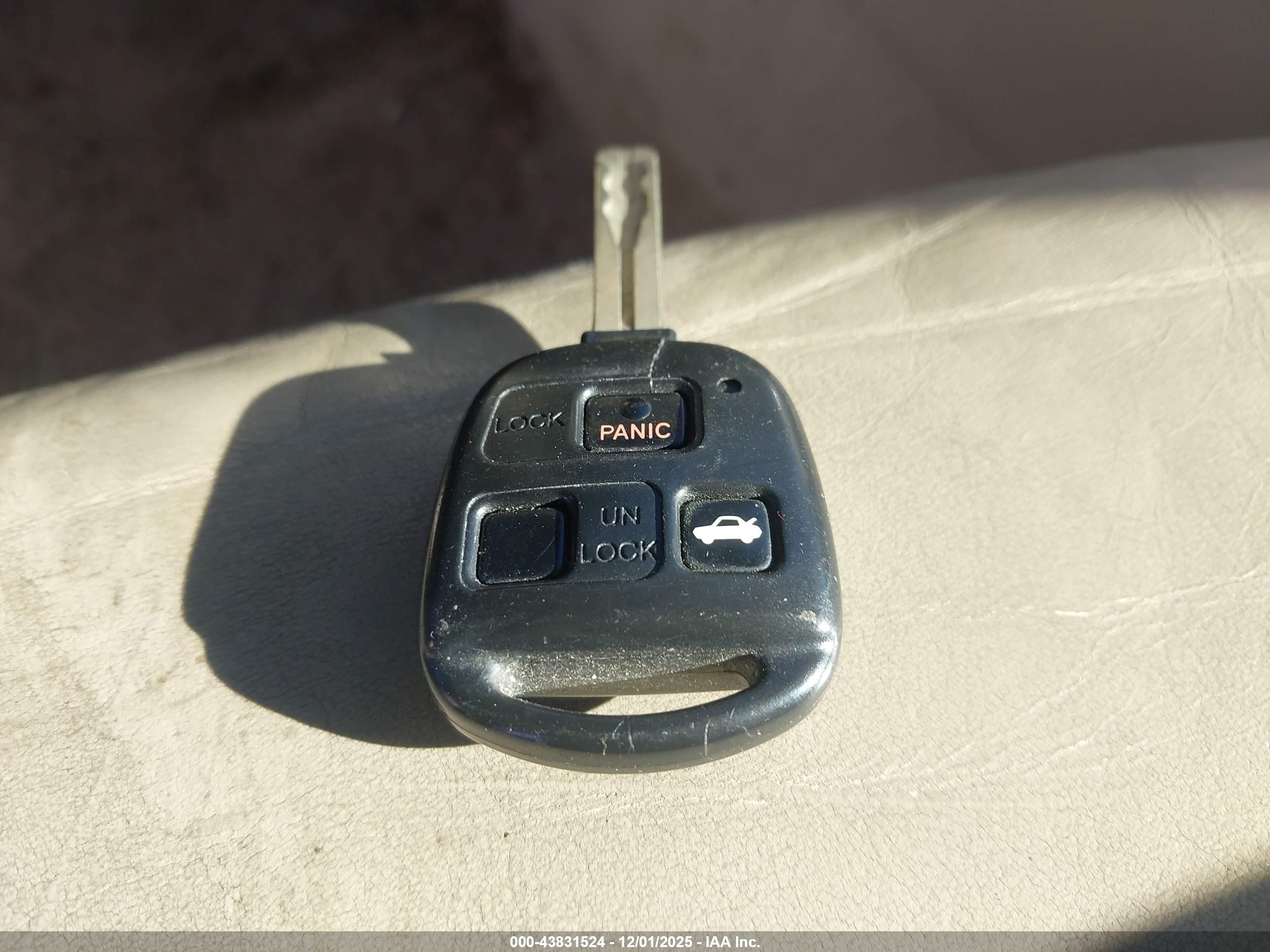 LEXUS ES image 11