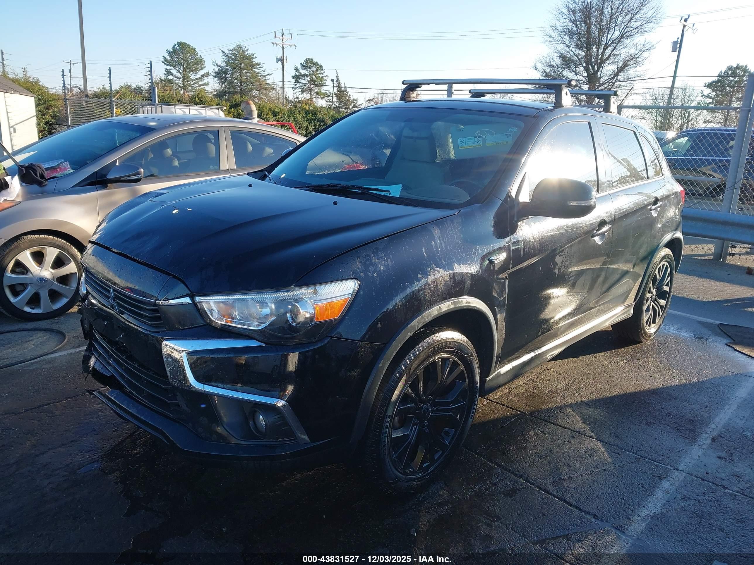 MITSUBISHI OUTLANDER image 2