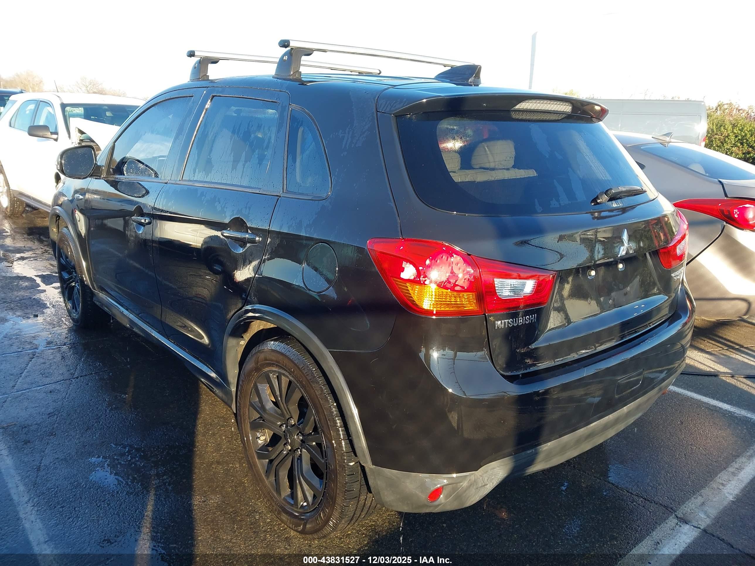 MITSUBISHI OUTLANDER image 3