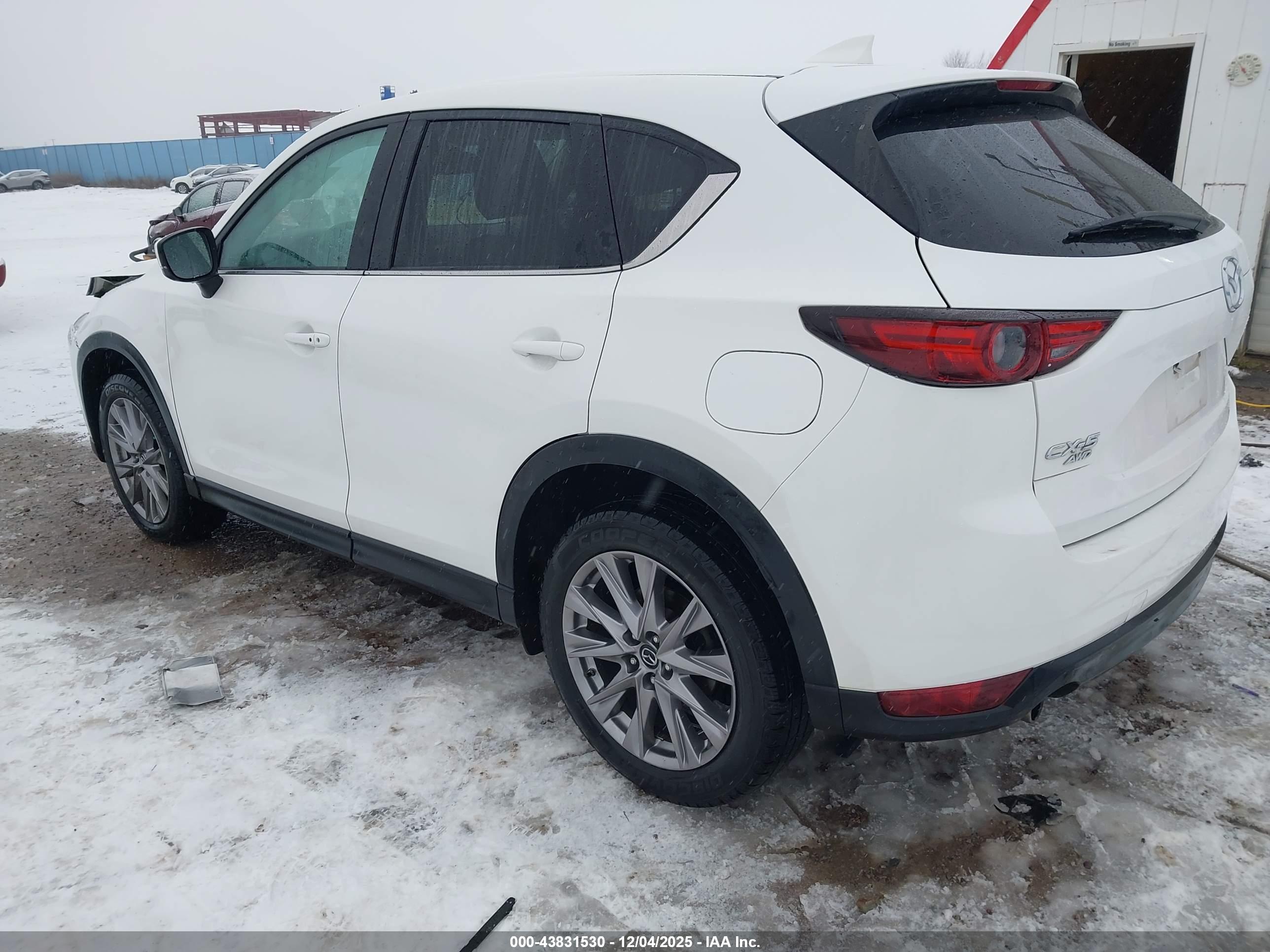 MAZDA CX-5 image 3