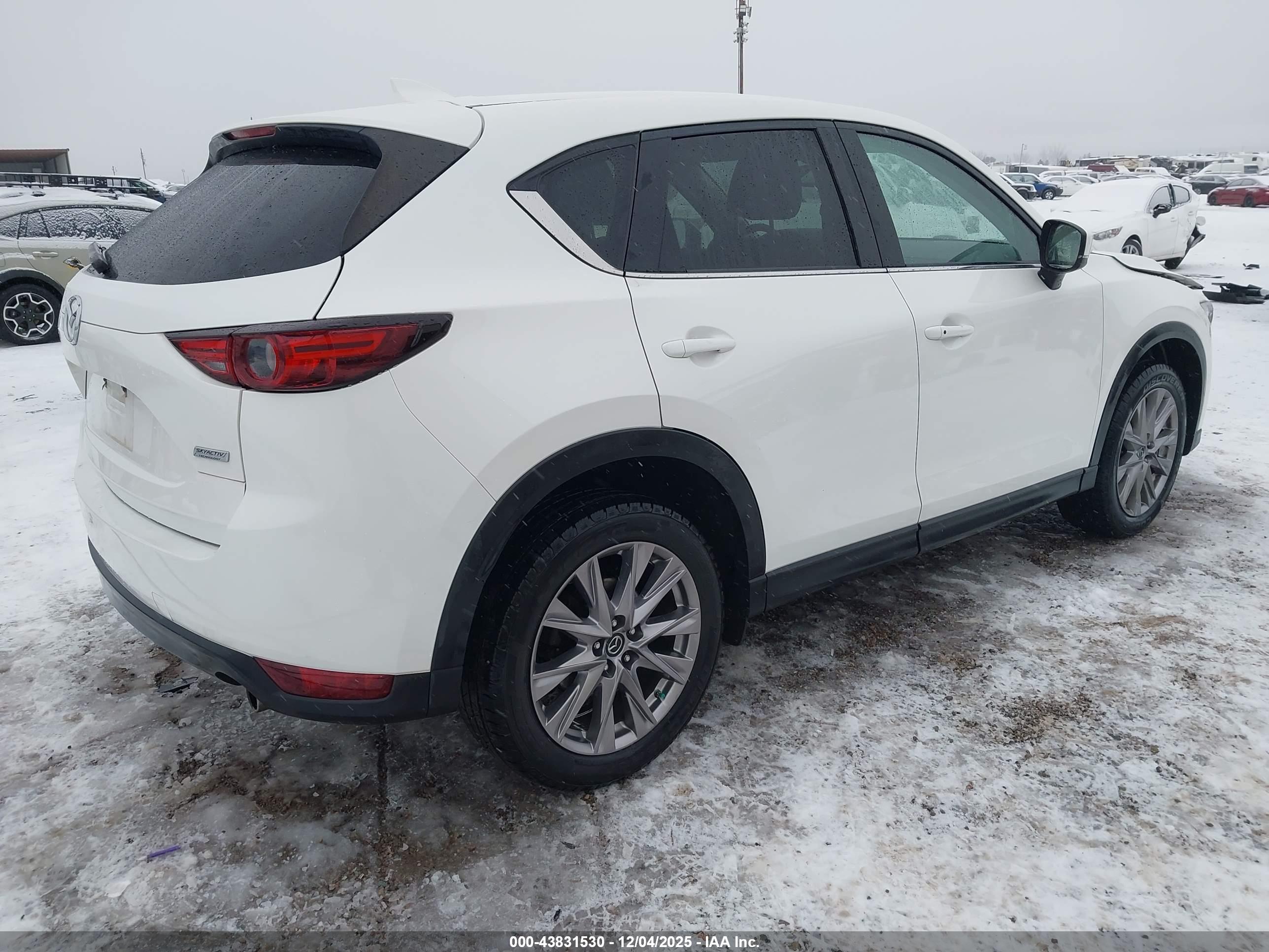 MAZDA CX-5 image 4