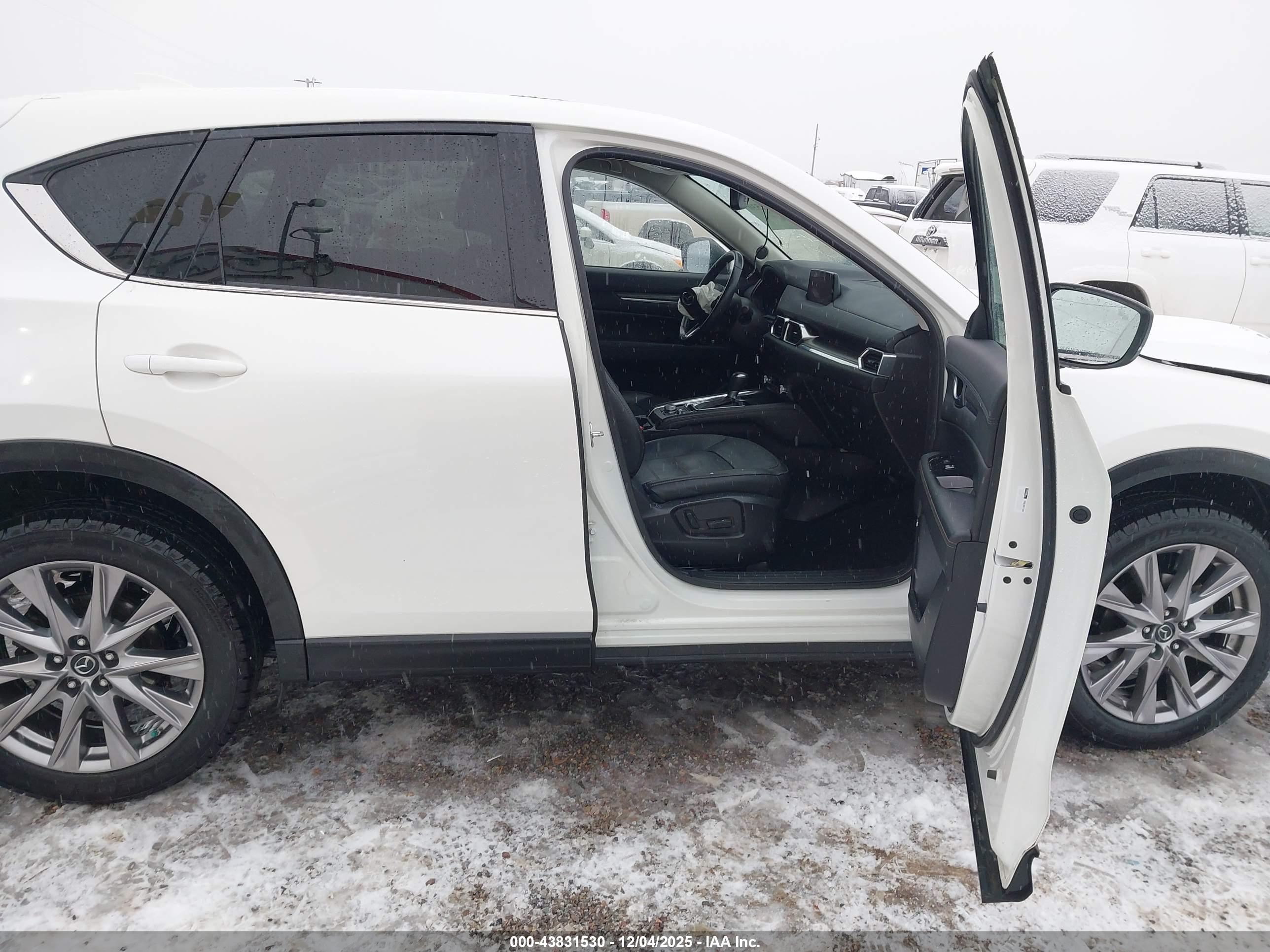 MAZDA CX-5 image 5